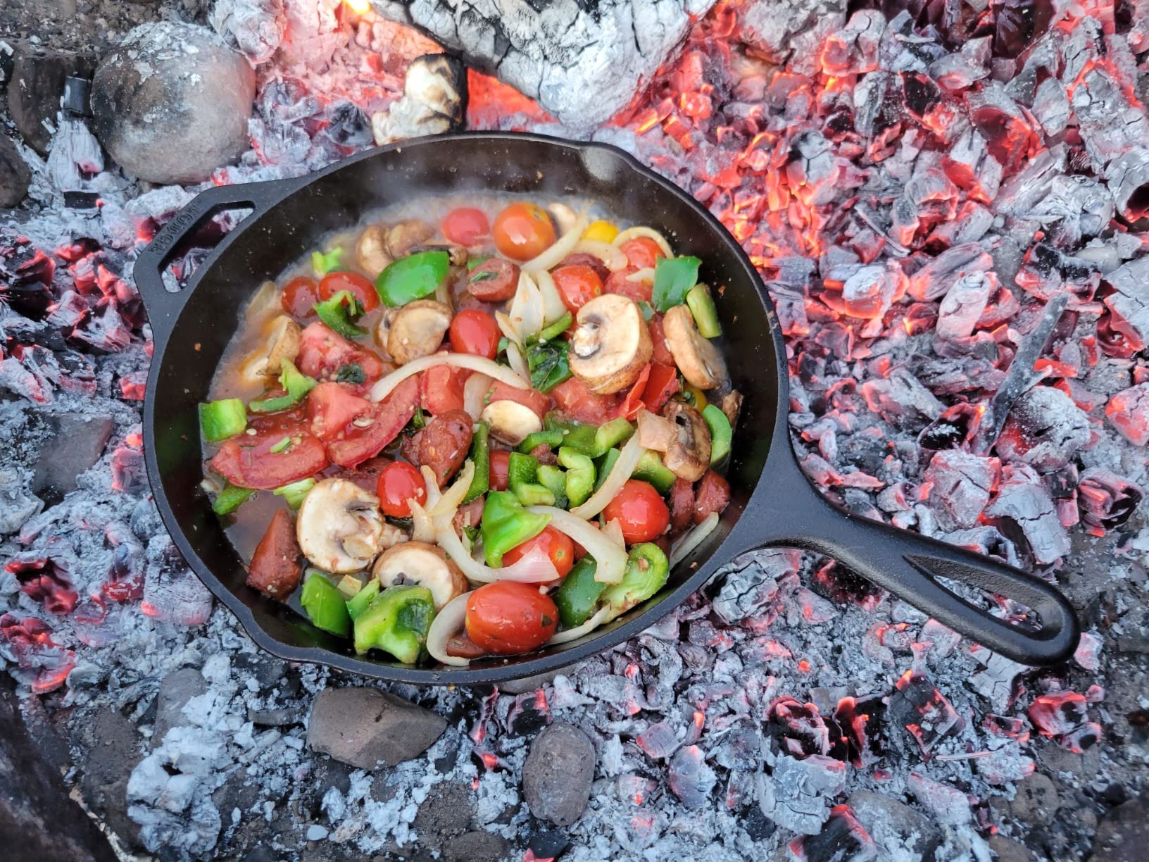 Lodge Seasoned Cast Iron Camp Dutch Oven with Lid - 8 Quart - Dual Handles - Seasoned Cast Iron Cookware with Steel Handle & Strong Lid for Heavy-Duty Camping Cookware customer photo 2