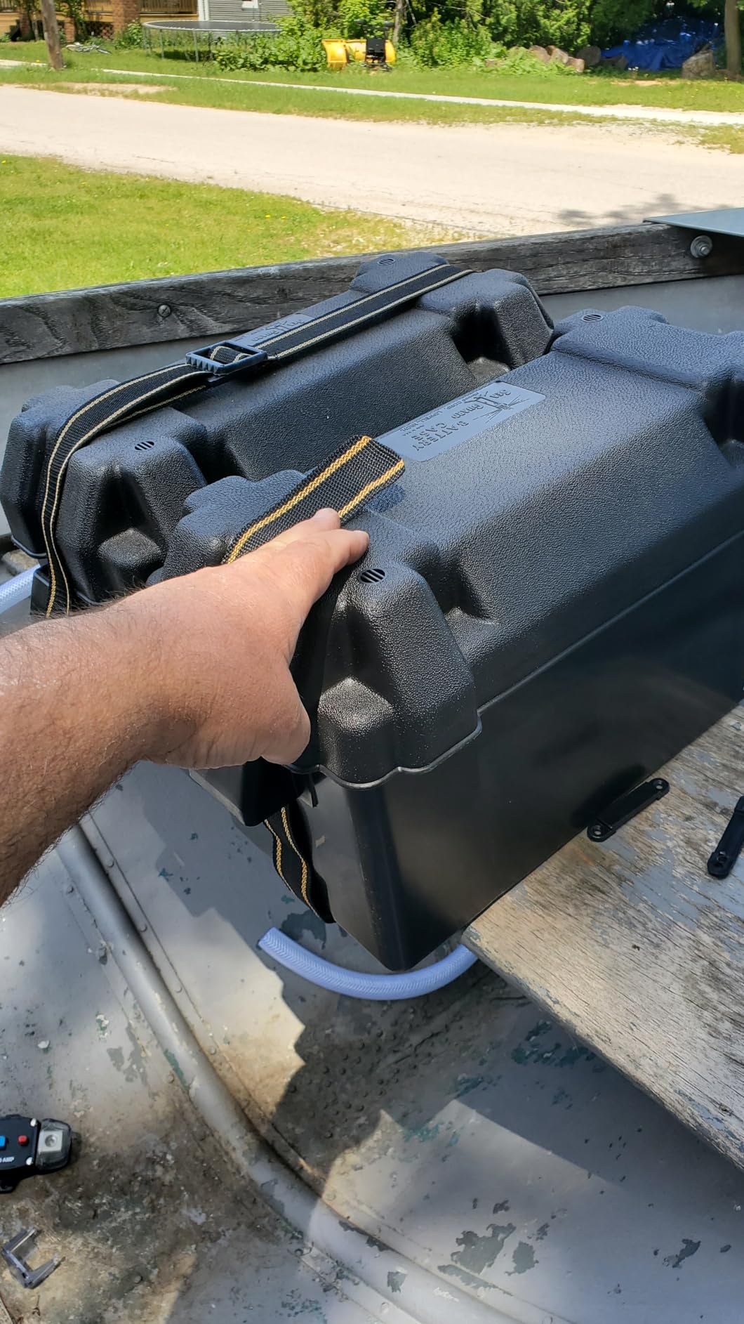 Attwood 9084-1 Large Vented Battery Box with Mounting Strap, Fits Group 29 and 31 Series Batteries, Black customer photo 2