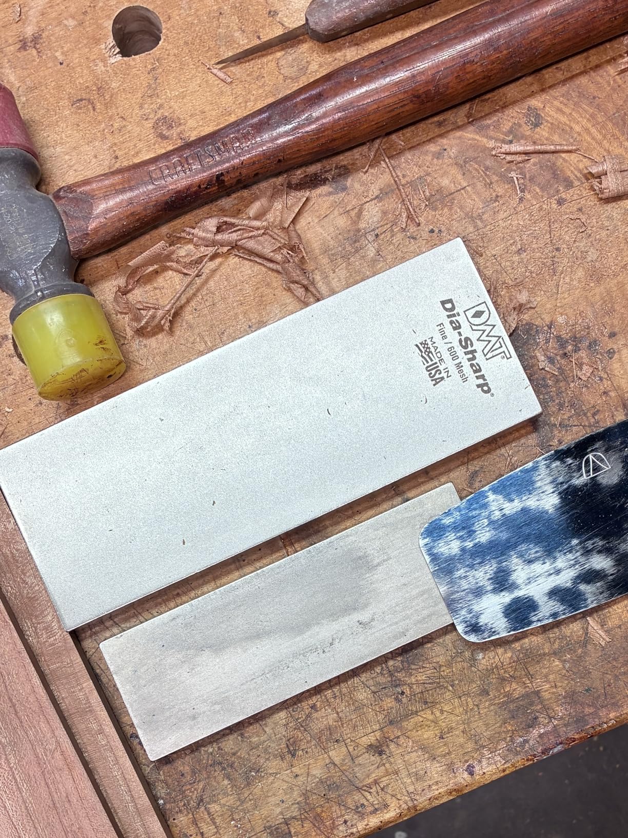 DMT D8F Dia-Sharp Bench Stone - Diamond Knife Sharpener for the Workshop, Jobsite or Kitchen - Fine - Flat Diamond Sharpening - Non-Slip Knife Sharpener- Made in the USA - 8 x 3 x 0.38 Inches customer photo 1