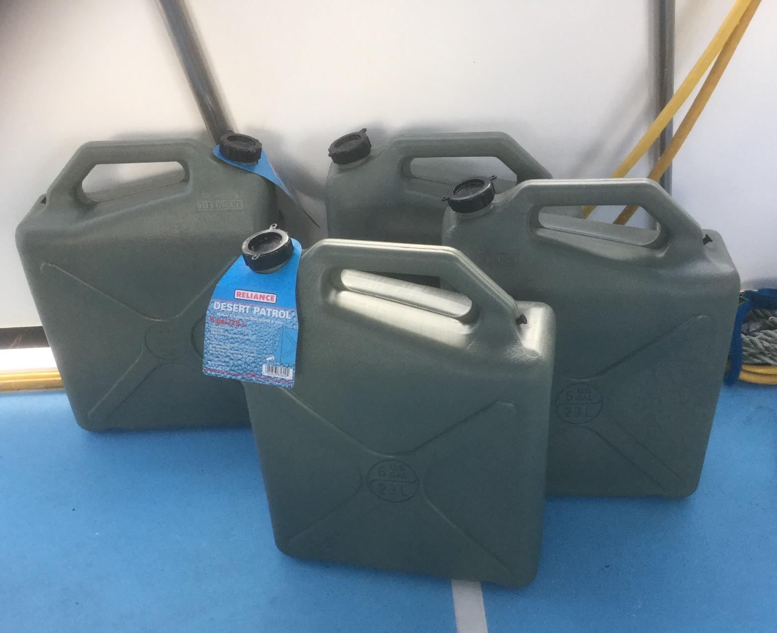 Reliance Products Desert Patrol 6 Gallon Rigid Water Container, Green , 14.8 Inch x 6.3 Inch x 19.0 Inch customer photo 2