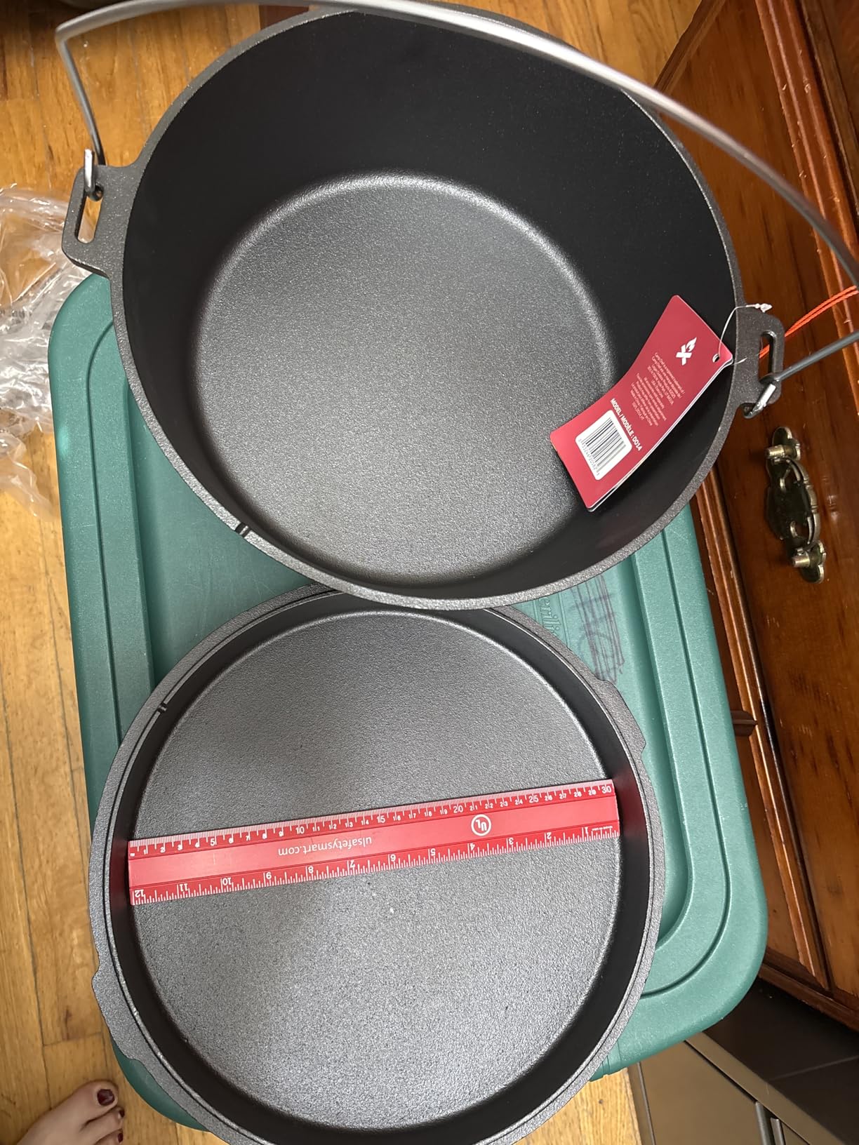 Camp Chef 14-inch Cast Iron Dutch Oven, Lid, and Lid Lifter, Black/Cast Iron customer photo 2