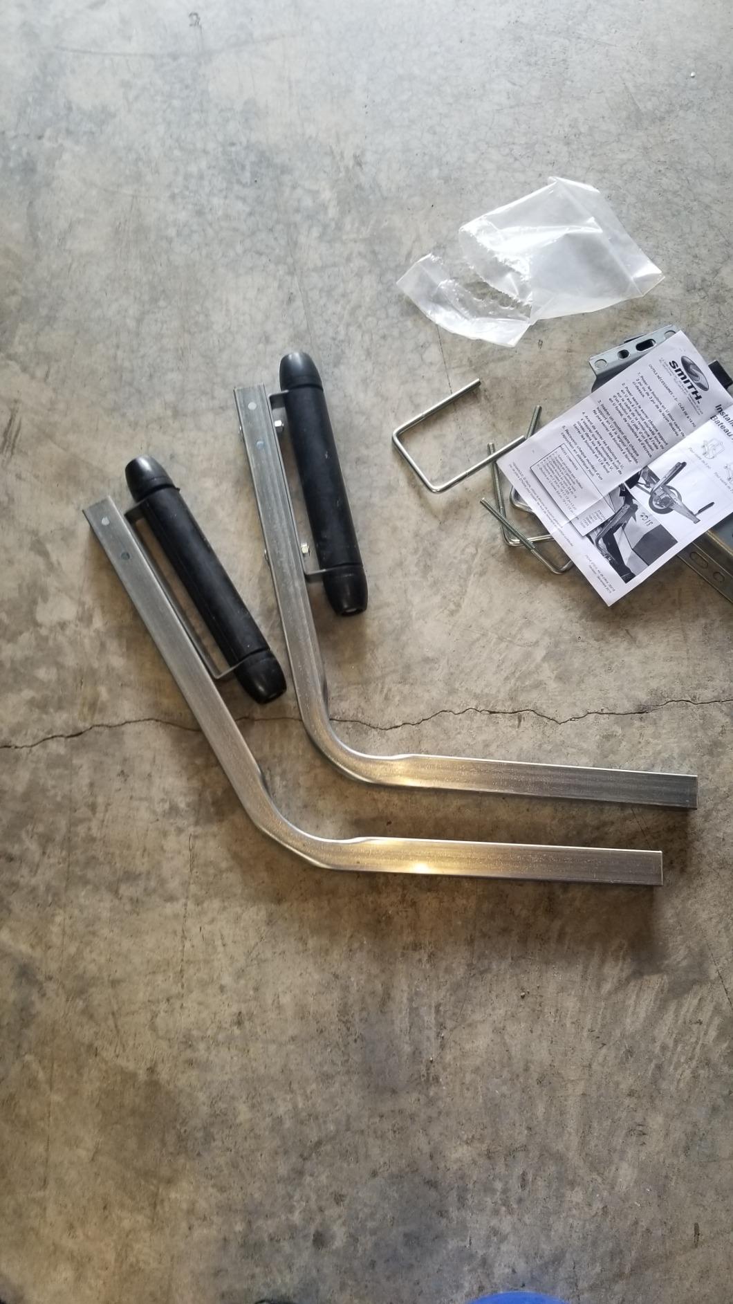 CE Smith - 27610 Roller Guide-On with End Caps - Sturdy Replacement Part for Boat Trailers - 9 inches customer photo 2
