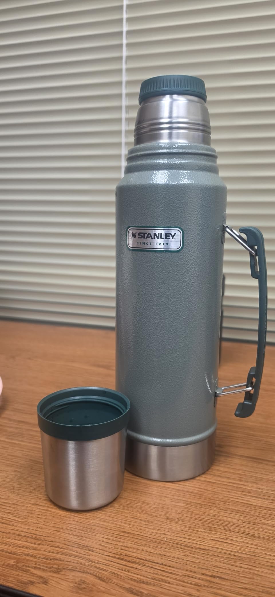 Stanley Heritage Classic Vacuum Bottle with Handle 2.0 qt | Wide Mouth with Leakproof Cup Lid | Keep Drinks Hot or Cold for Travel | Insulated Stainless Steel Thermal Bottle | Hammertone Green customer photo 1