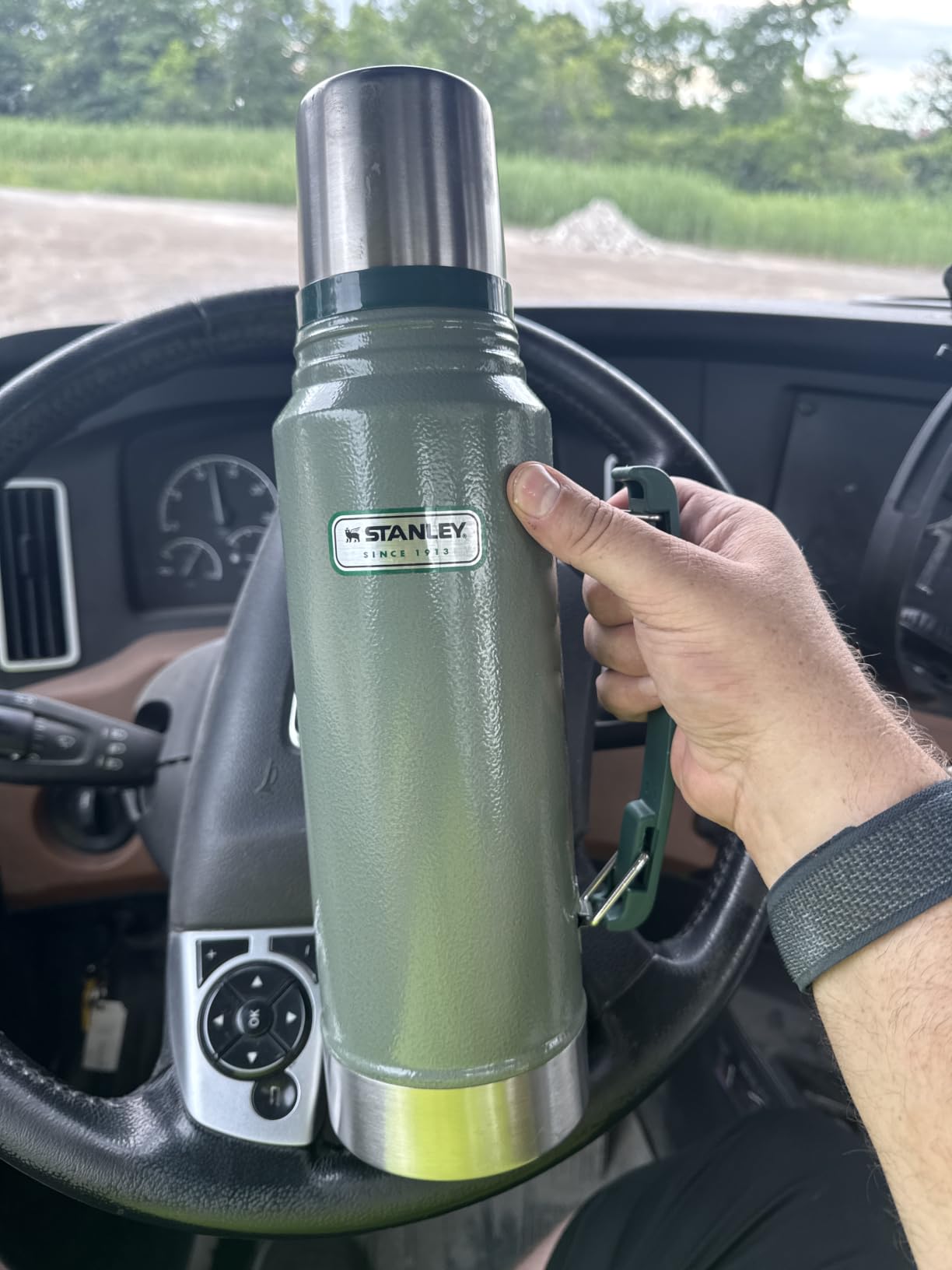 Stanley Heritage Classic Vacuum Bottle with Handle 2.0 qt | Wide Mouth with Leakproof Cup Lid | Keep Drinks Hot or Cold for Travel | Insulated Stainless Steel Thermal Bottle | Hammertone Green customer photo 2