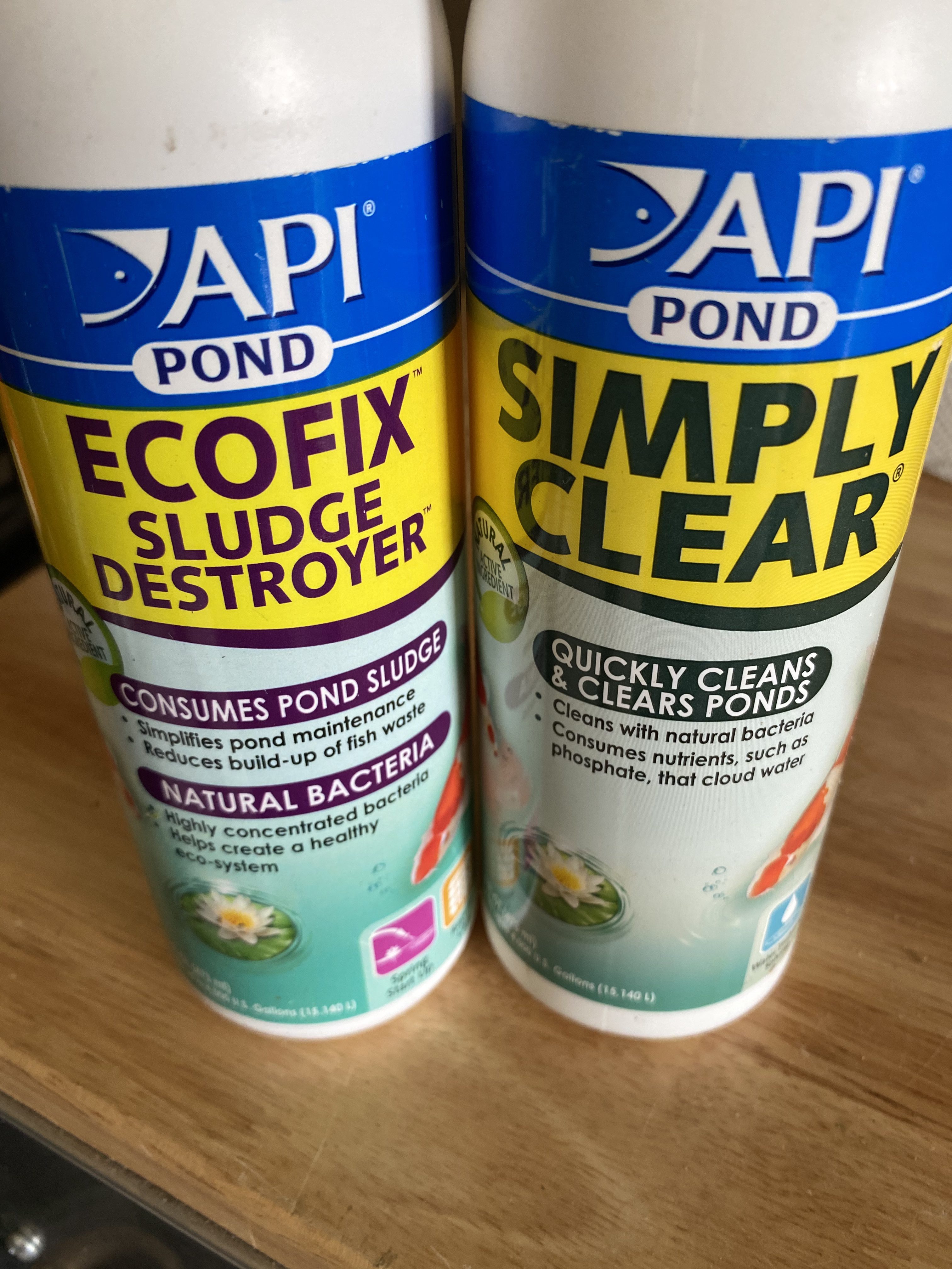 API POND ECOFIX SLUDGE DESTROYER Bacterial cleaner, Pond Water Clarifier and Sludge Remover Treatment 16-Ounce Bottle customer photo 1