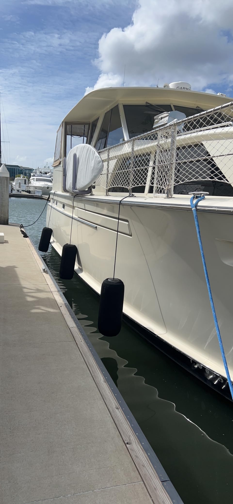 Taylor Made Products 71026 Big B Inflatable Vinyl Boat Fender with Center Rope Tube 8 inch x 20 inch, Black customer photo 2