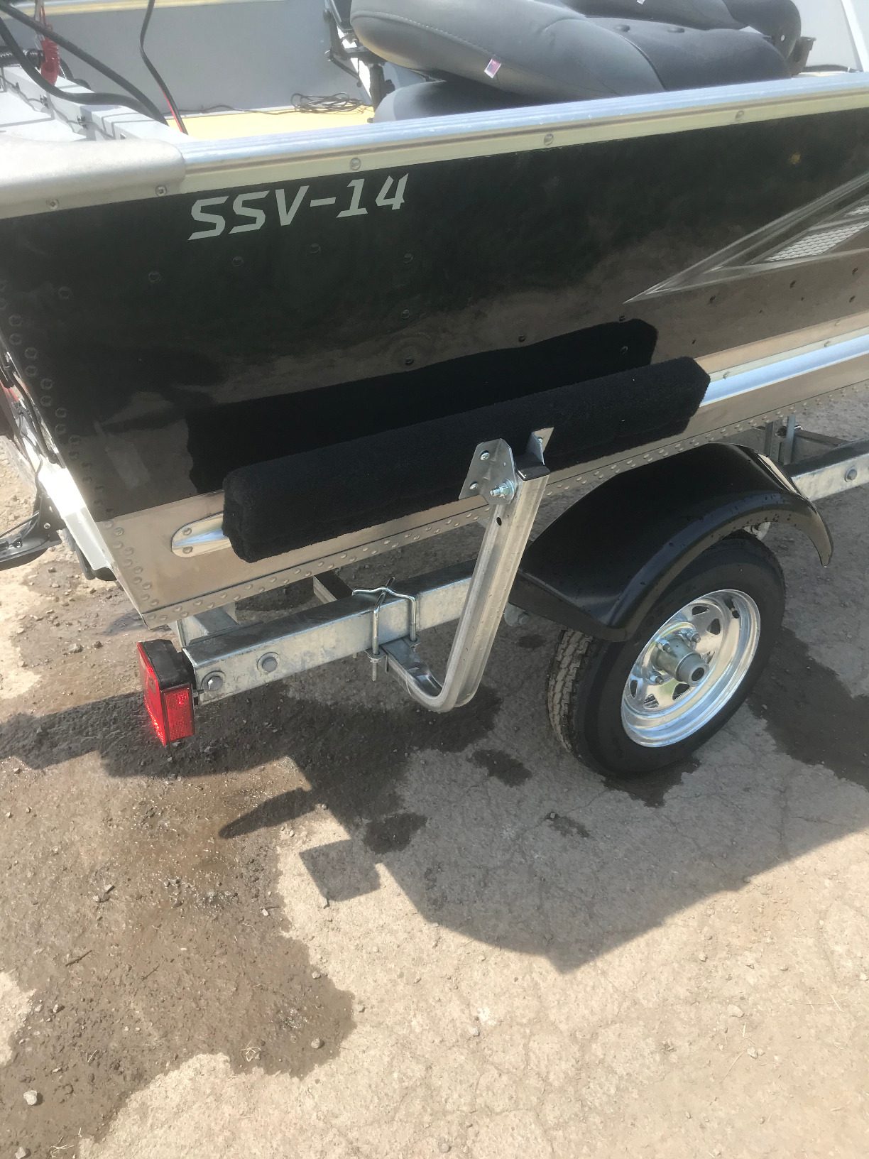 CE Smith - 27660 2-Foot Bunk Board Guide-On - Adjustable Boat Trailer with High-Grade Marine Carpet Fabric - Black customer photo 1