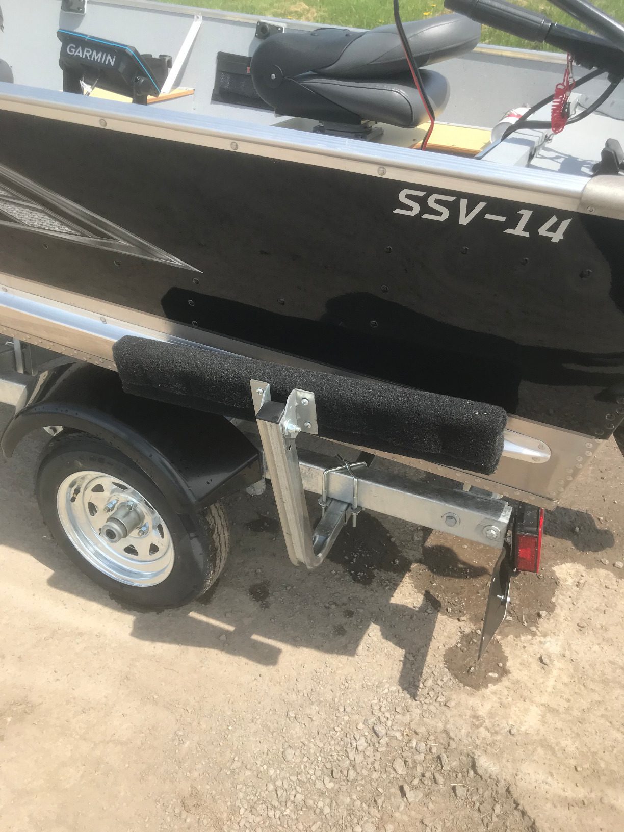 CE Smith - 27660 2-Foot Bunk Board Guide-On - Adjustable Boat Trailer with High-Grade Marine Carpet Fabric - Black customer photo 2
