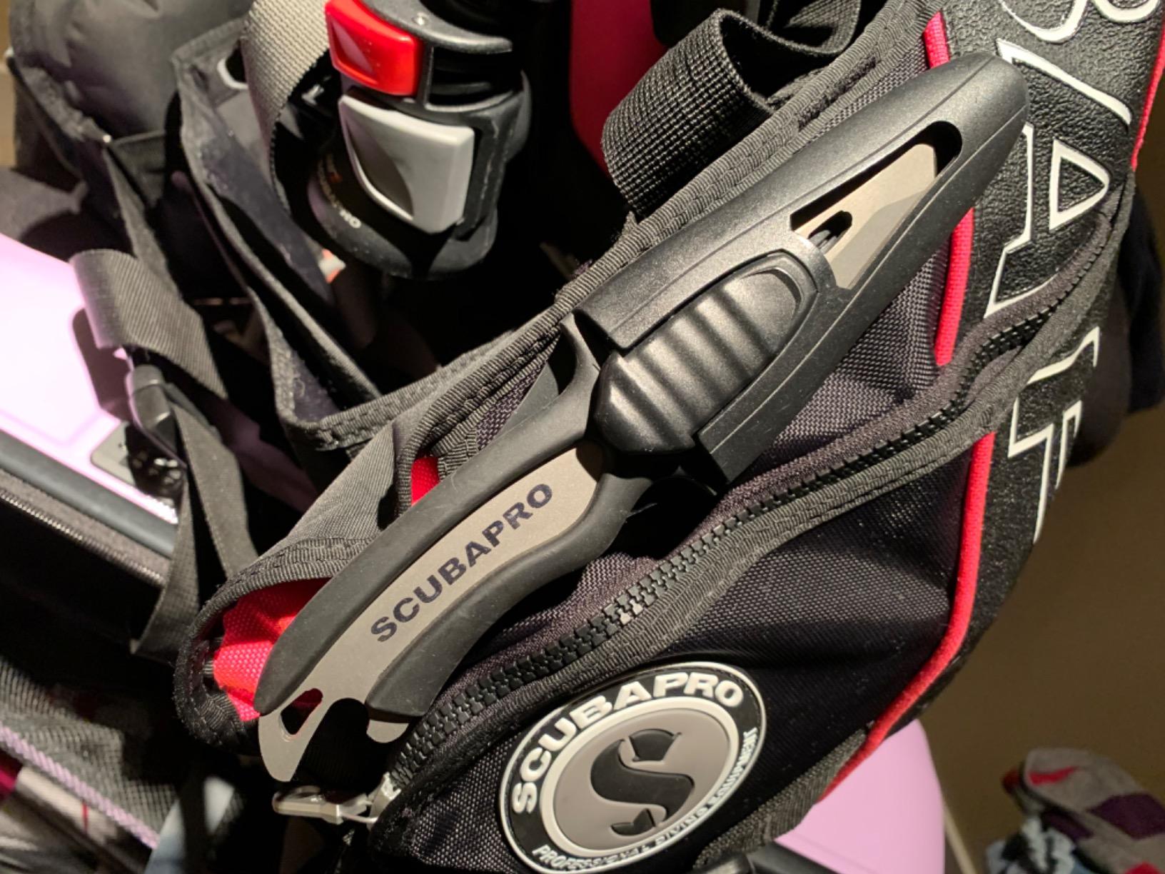 SCUBAPRO Mako Titanium Scuba Diving Knife with 3.5-Inch Blade - Locking Sheath and BCD Mounting Kit customer photo 1