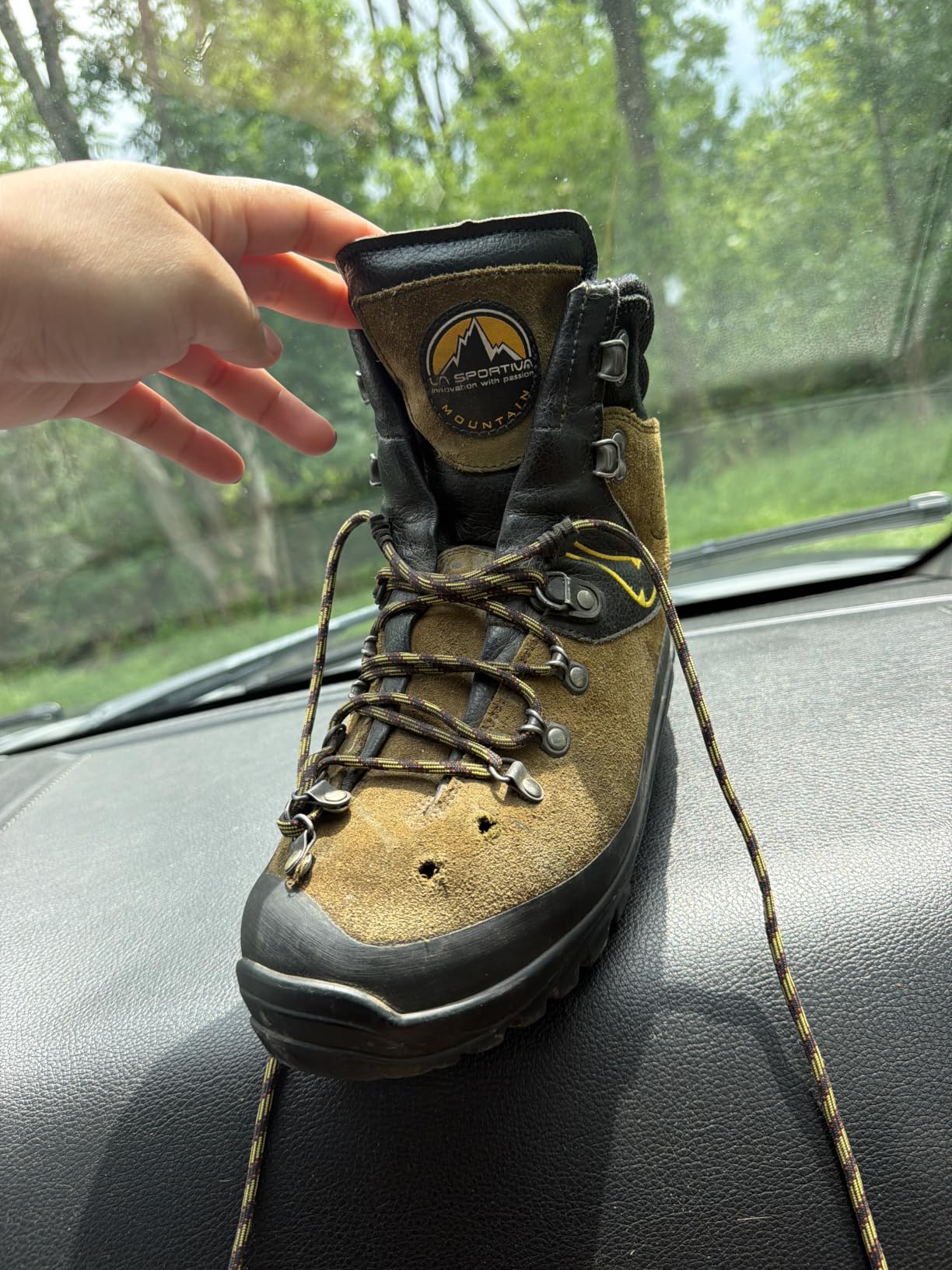 La Sportiva Men's Karakorum Leather Boots for Hiking, Mountaineering, Backpacking & Outdoor Work customer photo 2