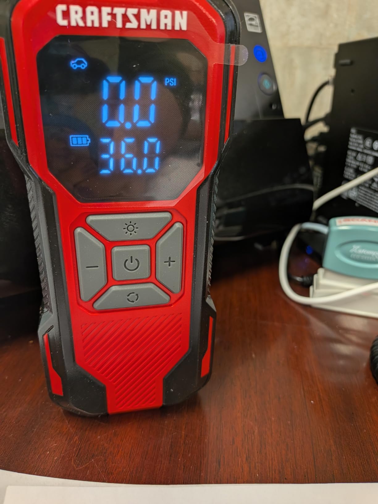 CRAFTSMAN Tire Inflator Portable Air Compressor, Cordless Mini Air Pump for Car Tires with Digital Tire Pressure Gauge, 6000mAh Battery Powered Air Pump, Max Pressure 150 PSI, 12V DC Corded customer photo 1