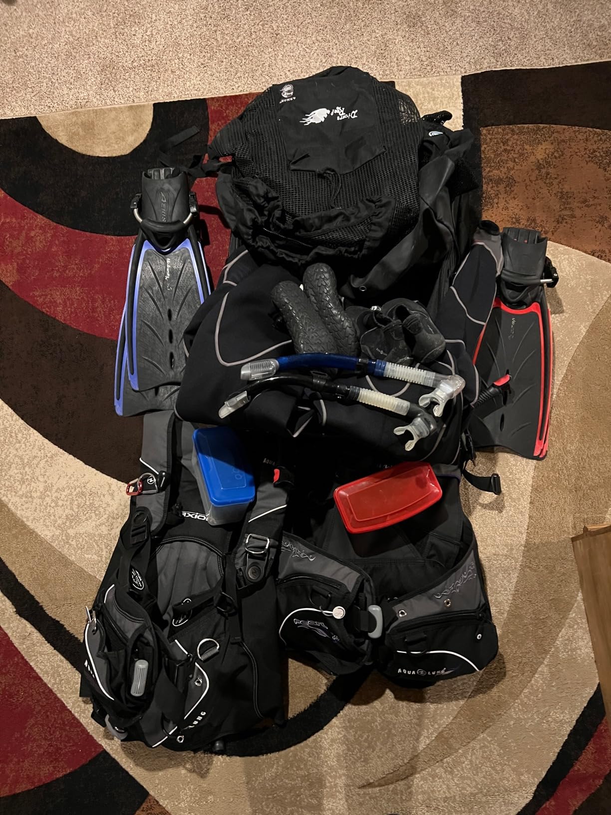 Cressi Strong Capacity Roller Luggage Bag with Backpack Straps - Moby 5 designed in Italy customer photo 2