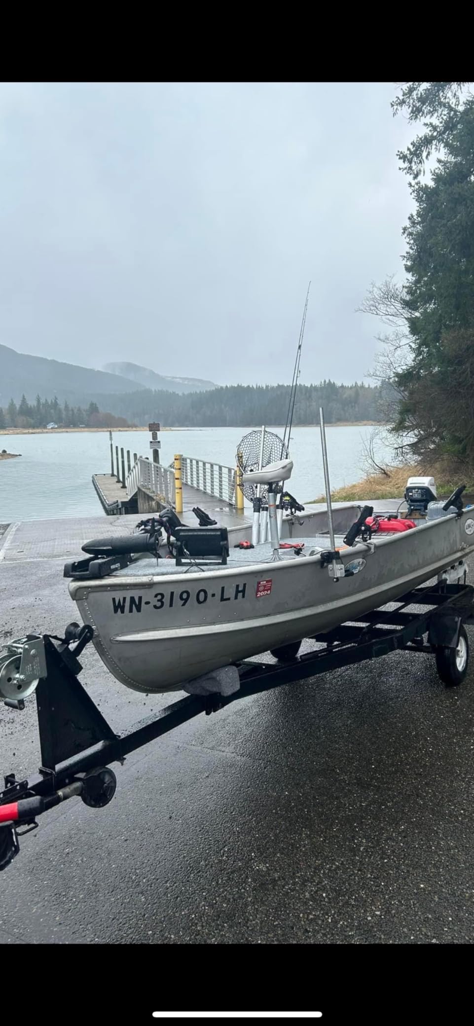 Minn Kota Edge Bow-Mount Electric Trolling Motor with Foot Pedal Control - 45 Lb. Thrust, 45 In. Shaft, Freshwater customer photo 1