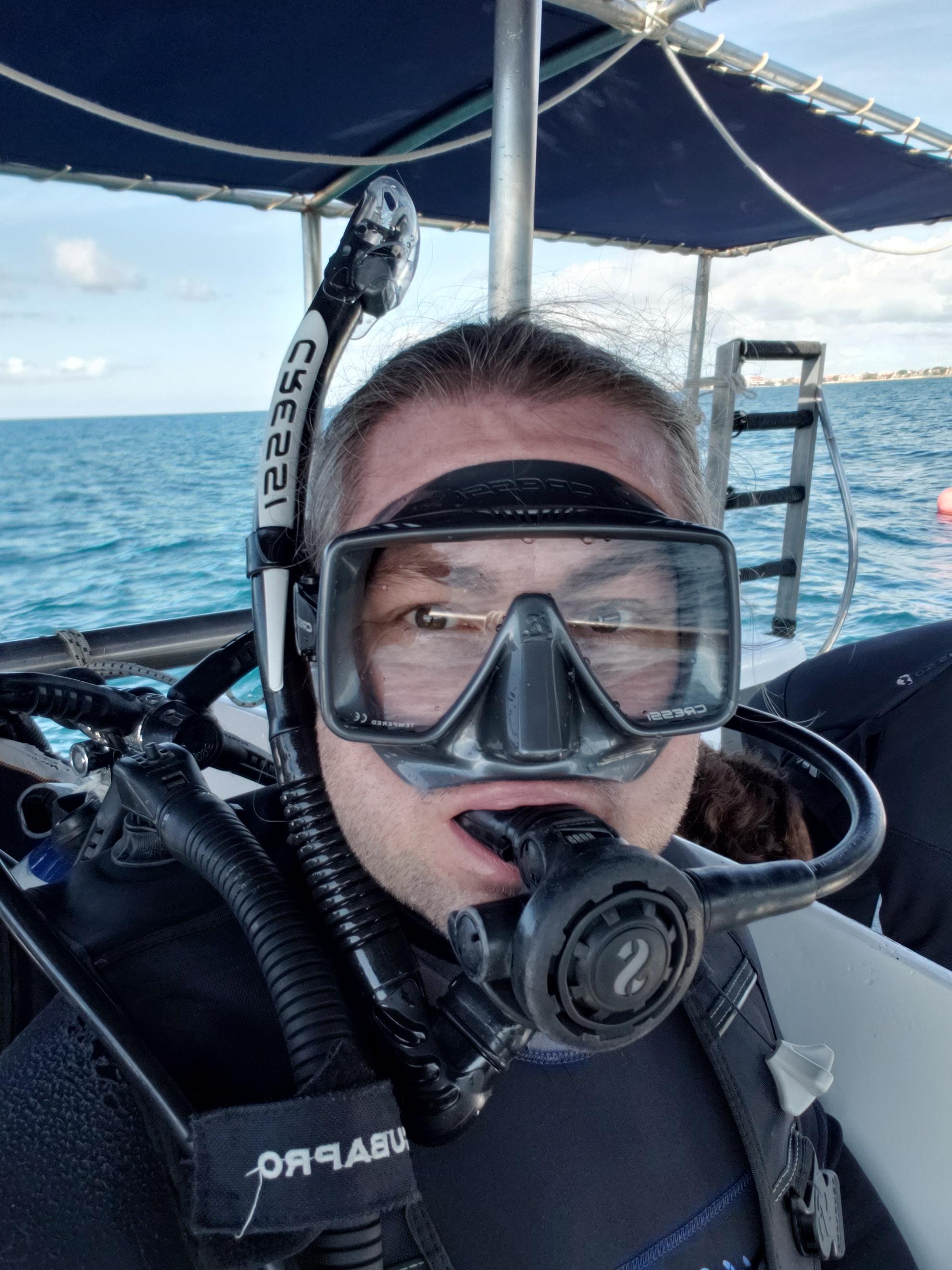 Cressi Foldable Adult Dry Snorkel for Scuba Diving, Snorkeling - Alpha Ultra Dry Made in Italy customer photo 1