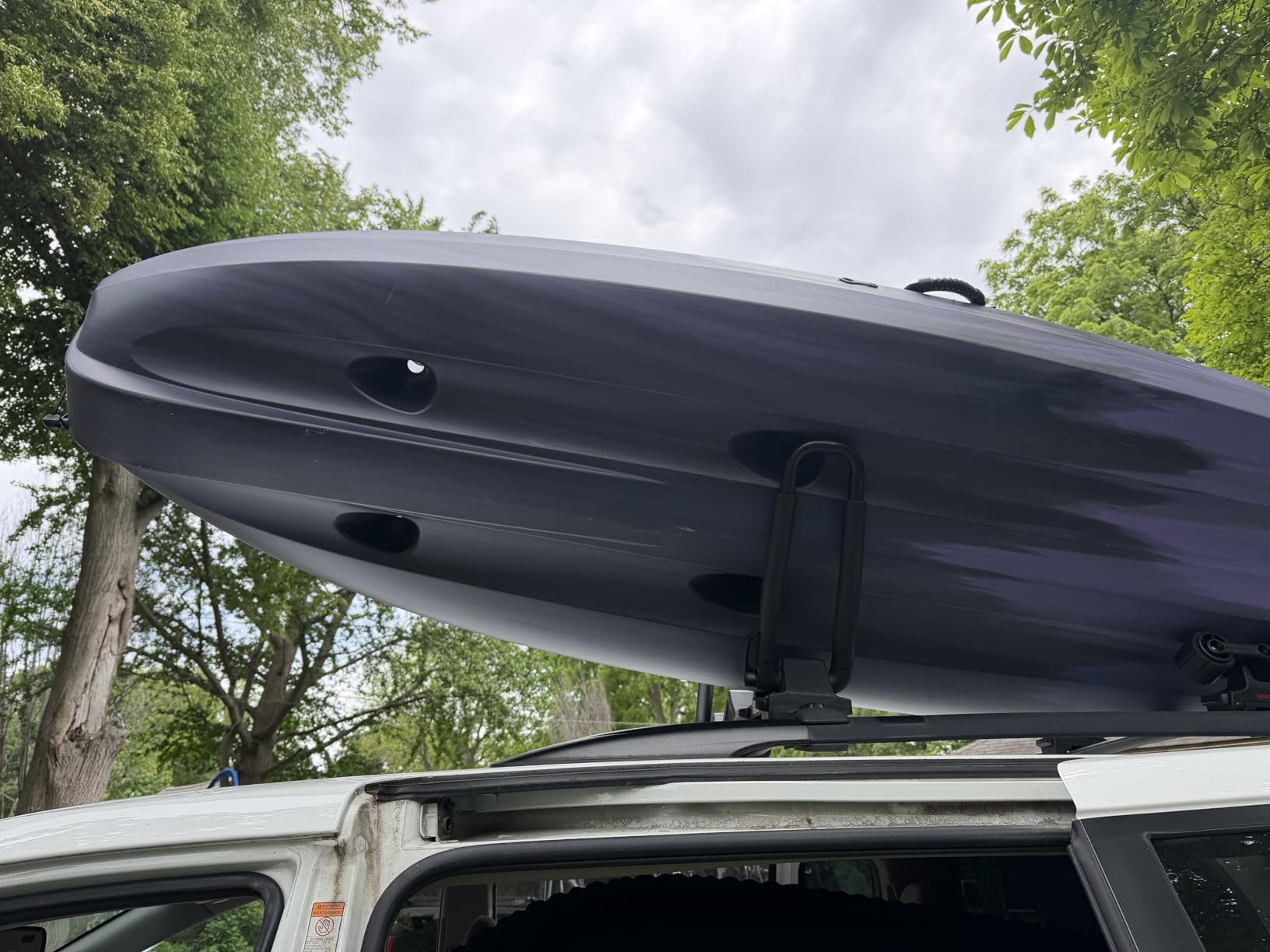 Yakima JayLow J-Cradle Rooftop Kayak Mount for 1 or 2 Kayaks - Car Roof Rack Carrier for Round, Square, Factory or Aerodynamic Crossbars, Holds 1 Boat Up to 100lbs or 2 Boats Up to 130lbs Total customer photo 1