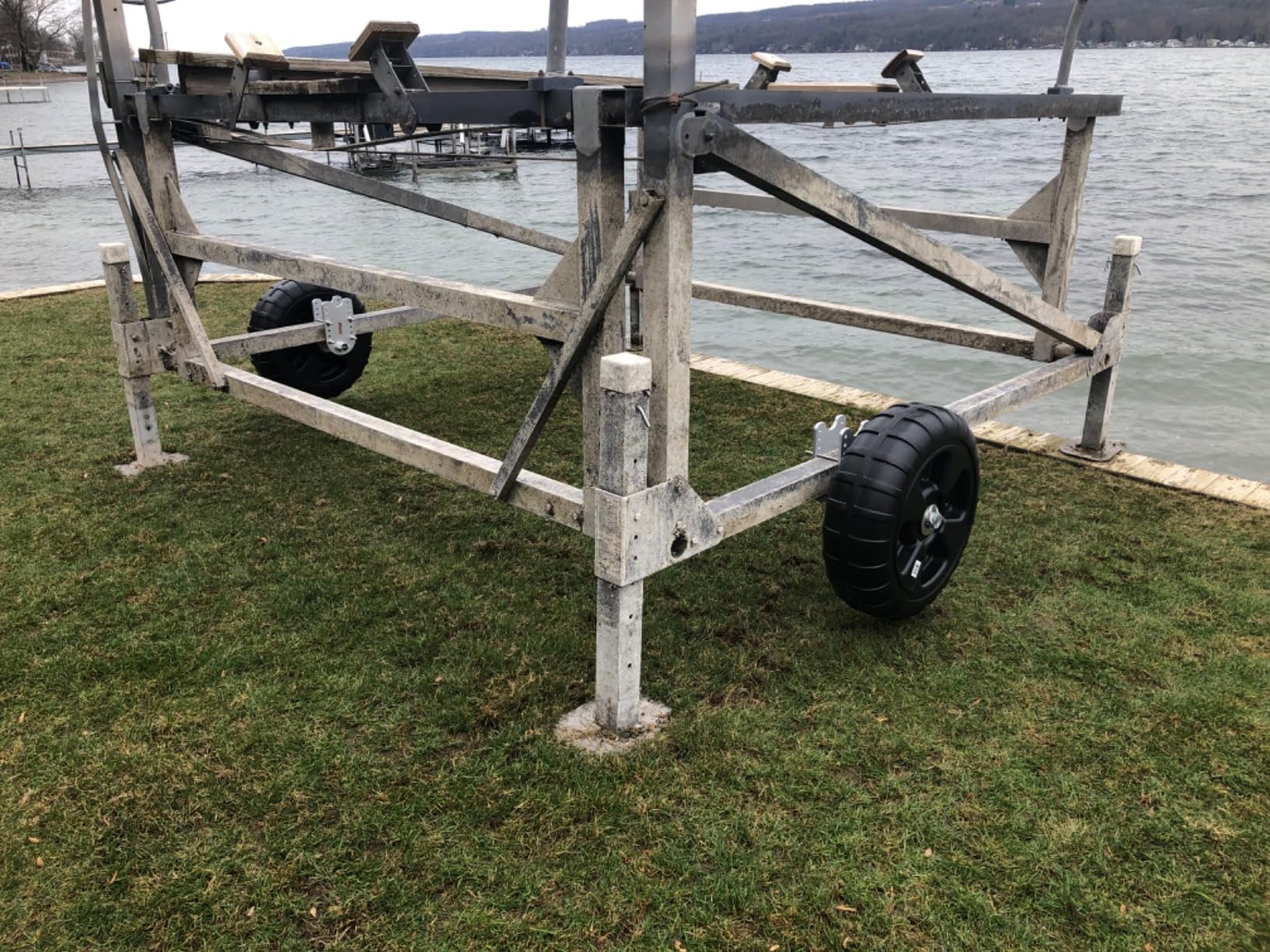 Heavy Duty Plastic Lift and Dock Wheels, 24