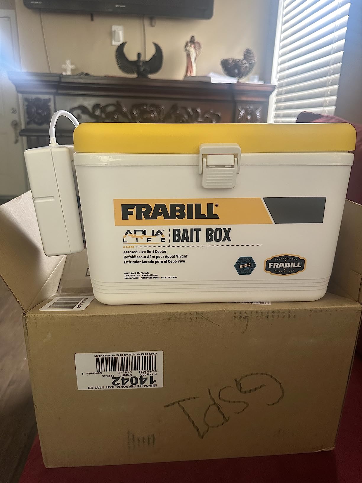 Frabill Buckets & Accessories - 8-quart Bait Box with Aerator customer photo 2