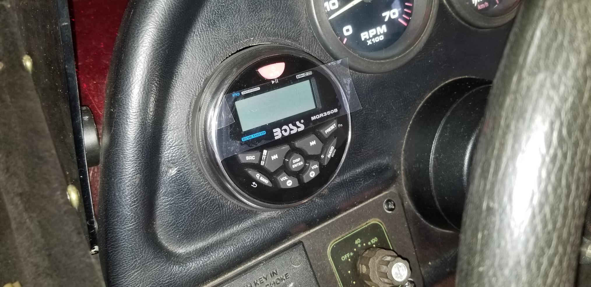 BOSS Audio Systems MGR350B Amplified Bluetooth Boat Gauge Receiver, No DVD customer photo 1