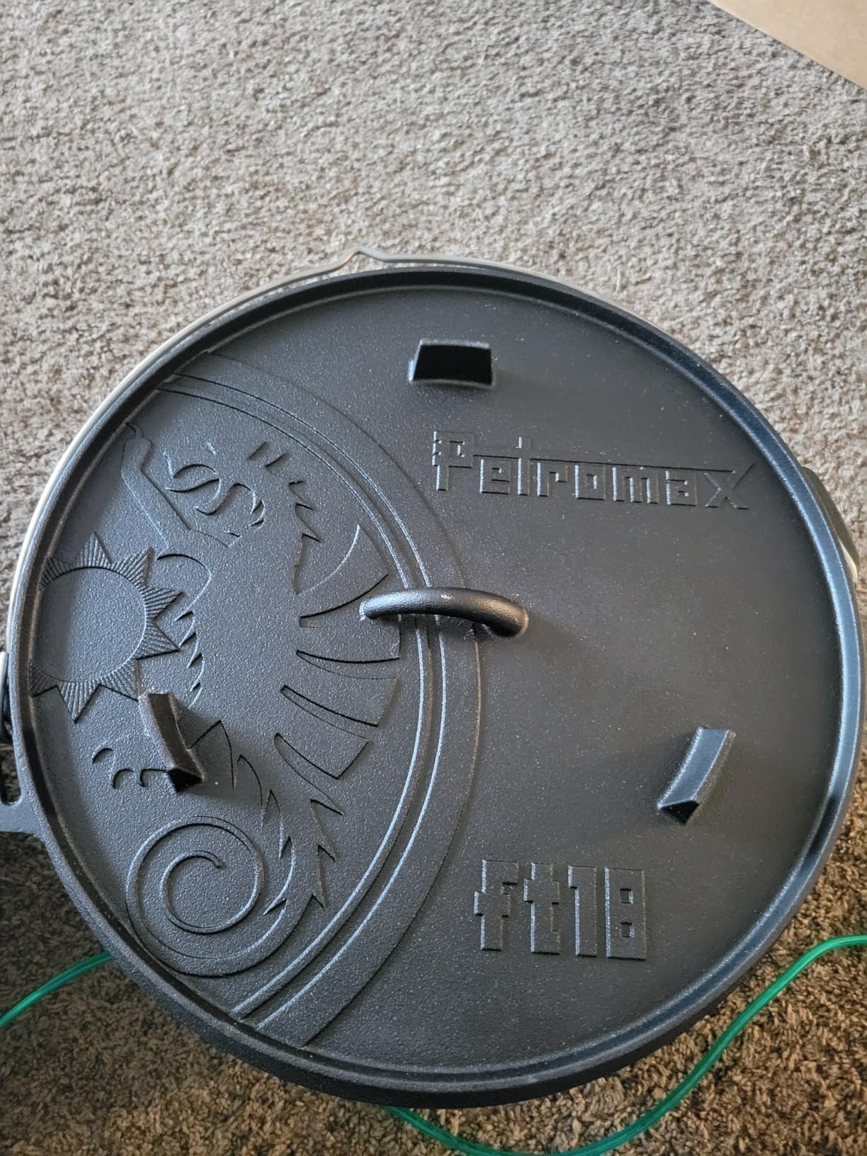 Petromax Cast Iron Dutch Oven for Cooking or Baking Outdoors Over a Campfire or in The Home Kitchen, Pre-Seasoned Cookware Conducts Heat Evenly, 3 Legs customer photo 1