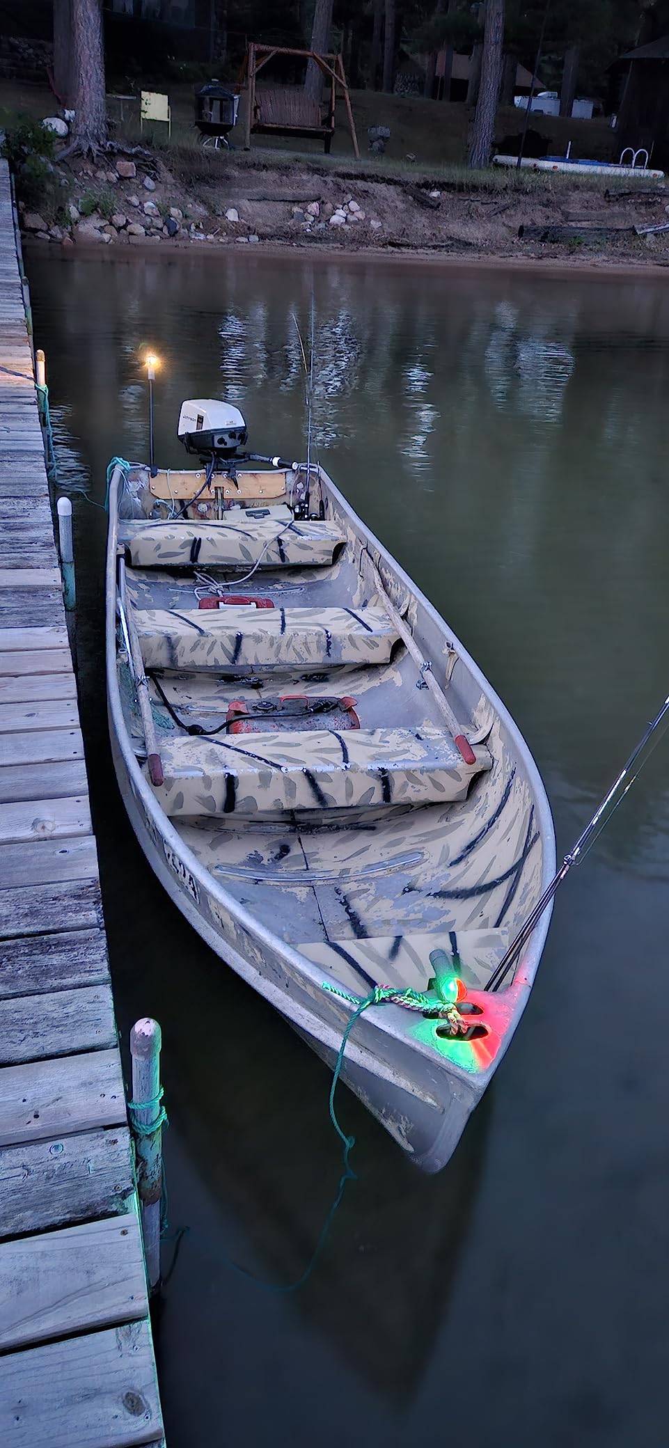attwood 14190-7 Water-Resistant Portable Clamp-On LED Light Kit with Marine Gray Finish customer photo 1