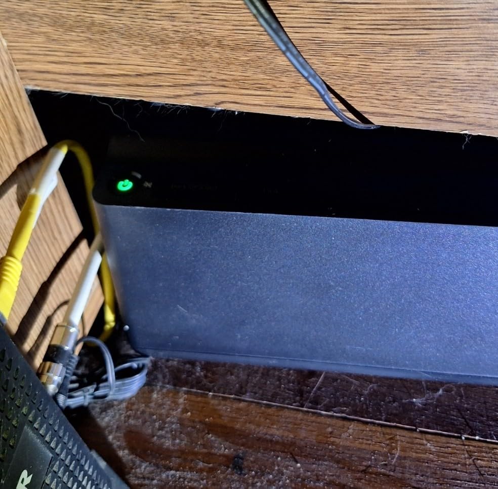 APC UPS 600VA/330W UPS Battery Backup for Computer, Router, NAS, BE600M1, with Surge Protection and USB Charging customer photo 1