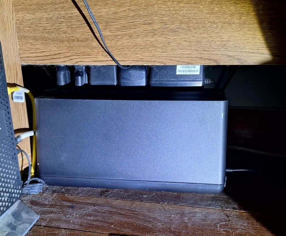 APC UPS 600VA/330W UPS Battery Backup for Computer, Router, NAS, BE600M1, with Surge Protection and USB Charging customer photo 2