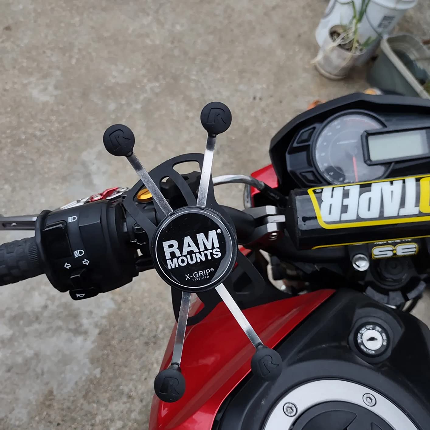 RAM MOUNTS X-Grip Large Phone Mount with Tough-Claw Clamp Base | Universal Handlebar & Rail Mount for Motorcycles, Bikes, Kayaks & Bars RAM-HOL-UN10-400U customer photo 1
