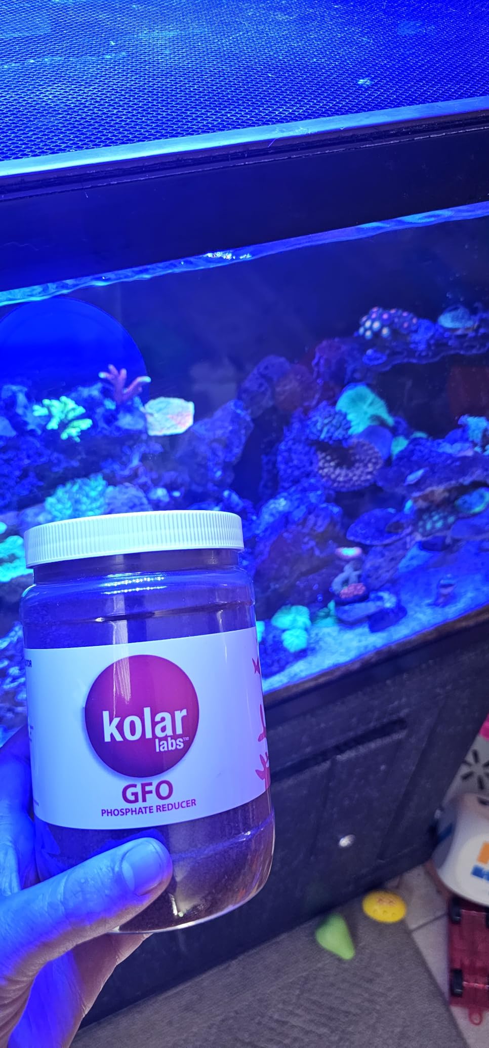 Kolar Labs GFO Bayoxide E33 Phosphate Remover - for Freshwater and Saltwater Aquariums, Reef Tanks, Promotes Coral Health (454g) customer photo 1