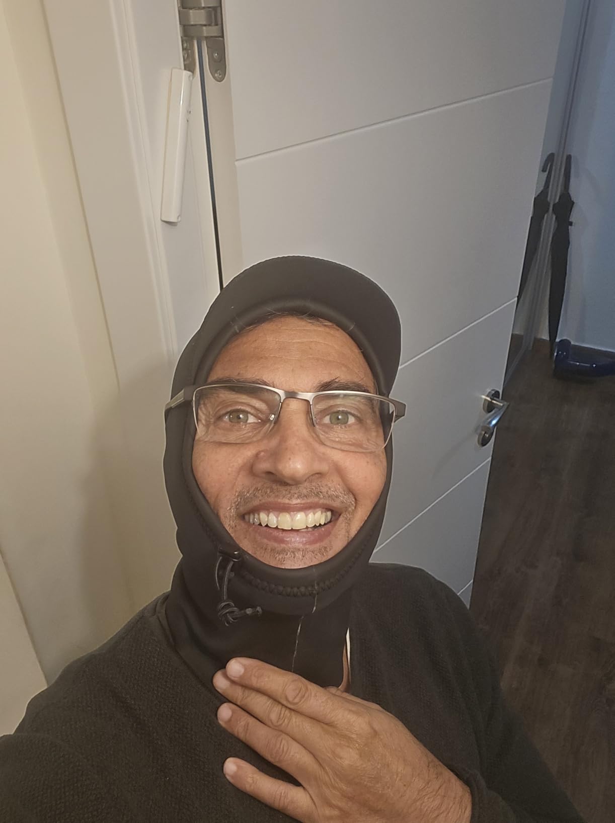 O'Neill Psycho 1.5mm Neoprene Hood, Wind-Resistant Head Warmth and Protection for Cold Water Surfing and Diving customer photo 1