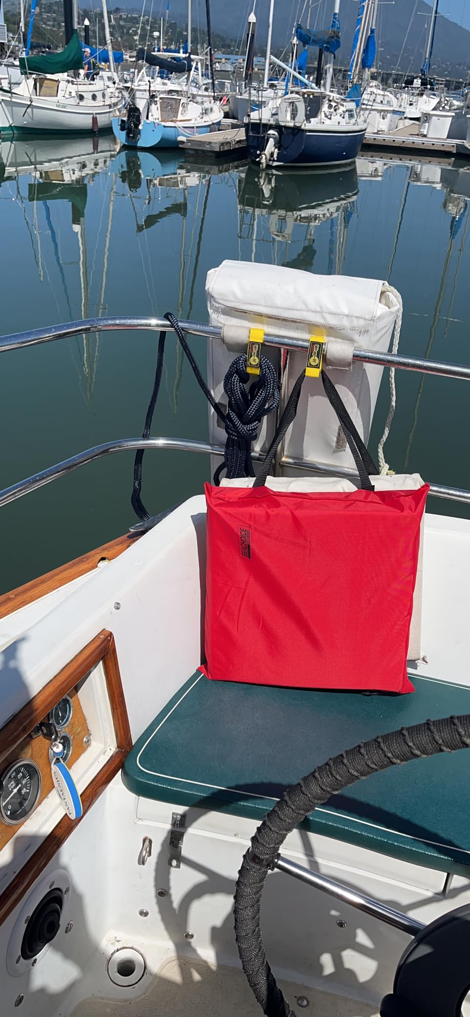 Seachoice Emergency Marine Foam Flotation Cushion, Square, 15 in. X 15 in, Red customer photo 2