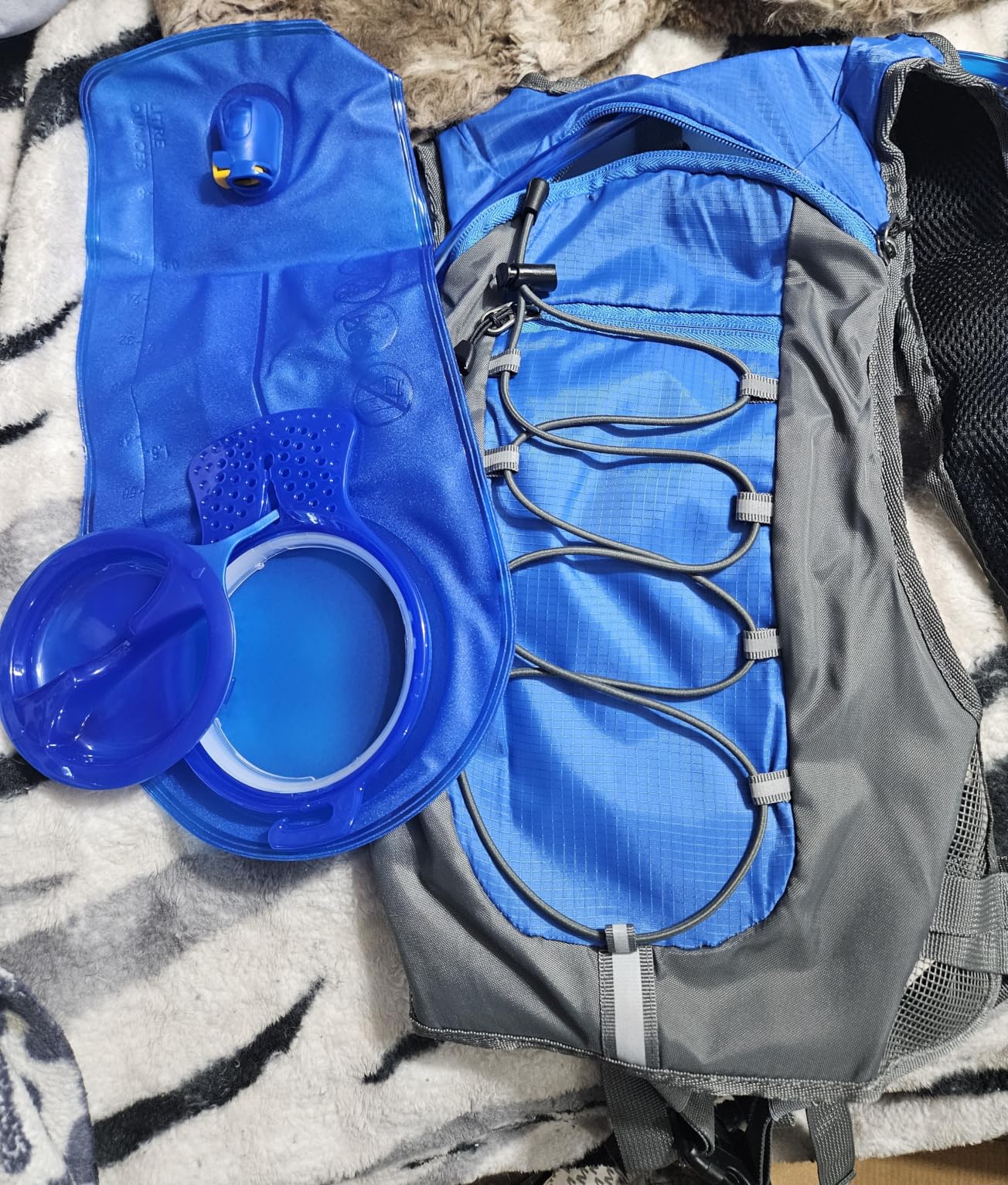 Unigear Hydration Pack Backpack with 2L Water Bladder for Hiking & Cycling | Lightweight Water Backpack For Running, Biking, Climbing And Camping, 70 Oz Bladder customer photo 2