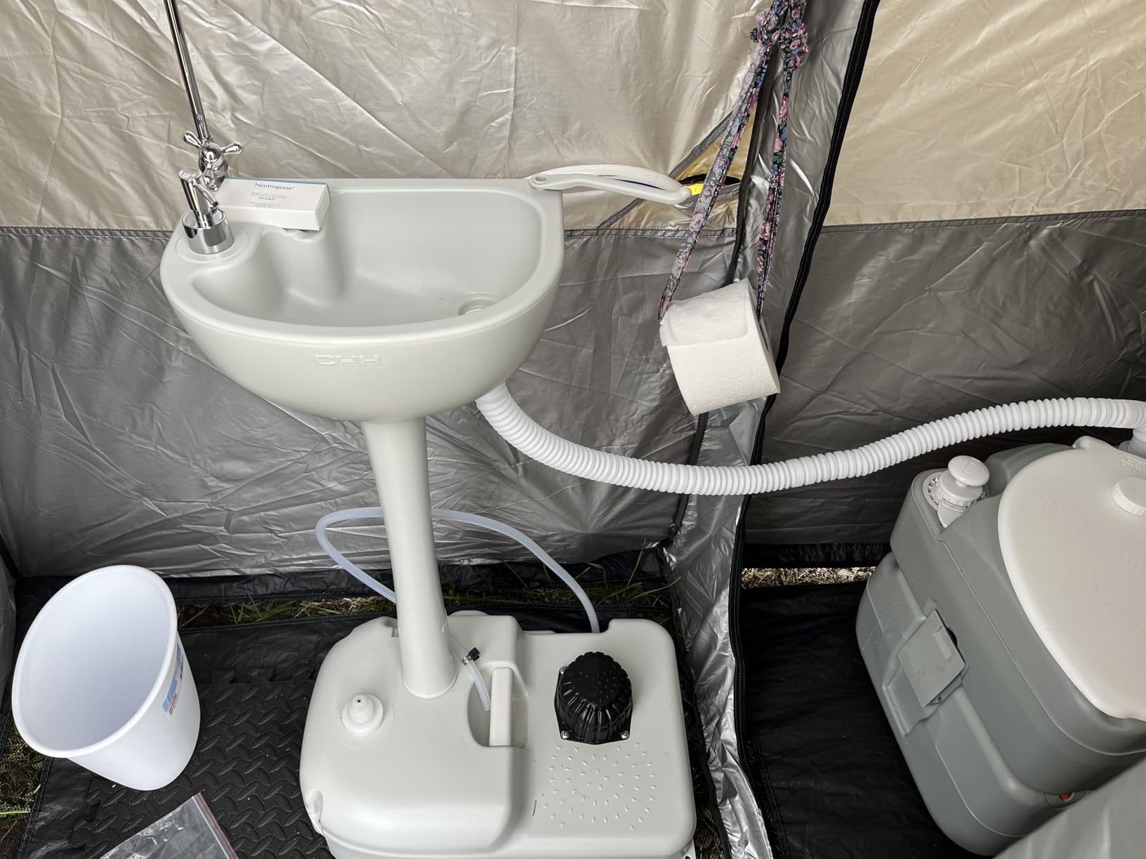 VINGLI Upgraded Portable Sink | Rolling Hand Wash Basin Stand with Towel Holder & Soap Dispenser & Wheels, Perfect for Garden/Camping/Outdoor Events/Gatherings/Worksite/RV/Indoor customer photo 1