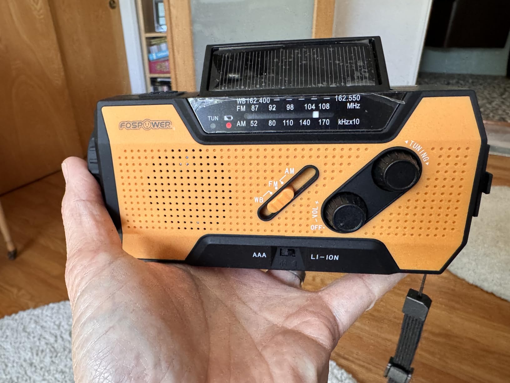 FosPower NOAA Emergency Weather Radio A1 7400mWh Portable Power Bank, AM/FM, USB/Solar/Hand Crank Charging, Battery Operated, SOS Alarm & Flashlight customer photo 2