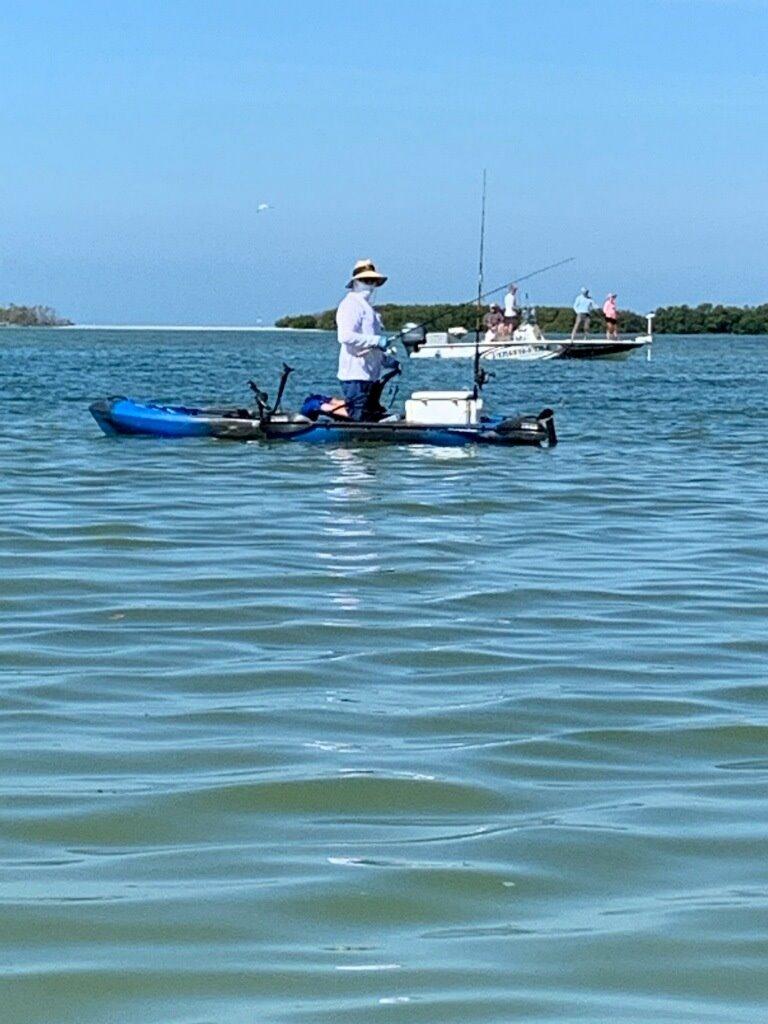 Engel 30qt Live Bait Cooler Box with 2nd Gen 2-Speed Portable Aerator Pump and 4 x Fishing Rod Holder Attachments. Fishing Bait Station and Minnow Bucket in LBC30-RH in White customer photo 1