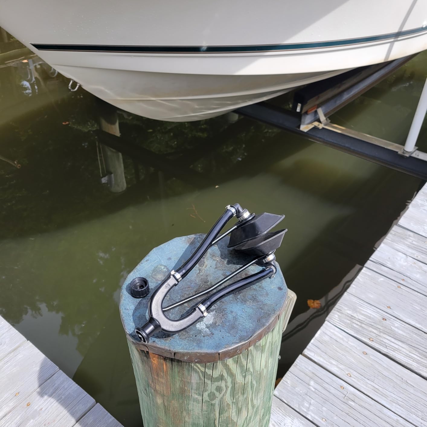 Camco Boat Dual Water Feed Motor Flusher - Boat Muffs Flush Contaminates Out of Your Boat Engine - Dual Input Design - Connects to Standard Water Hoses - Boat Accessories for Winterization (50141) customer photo 1