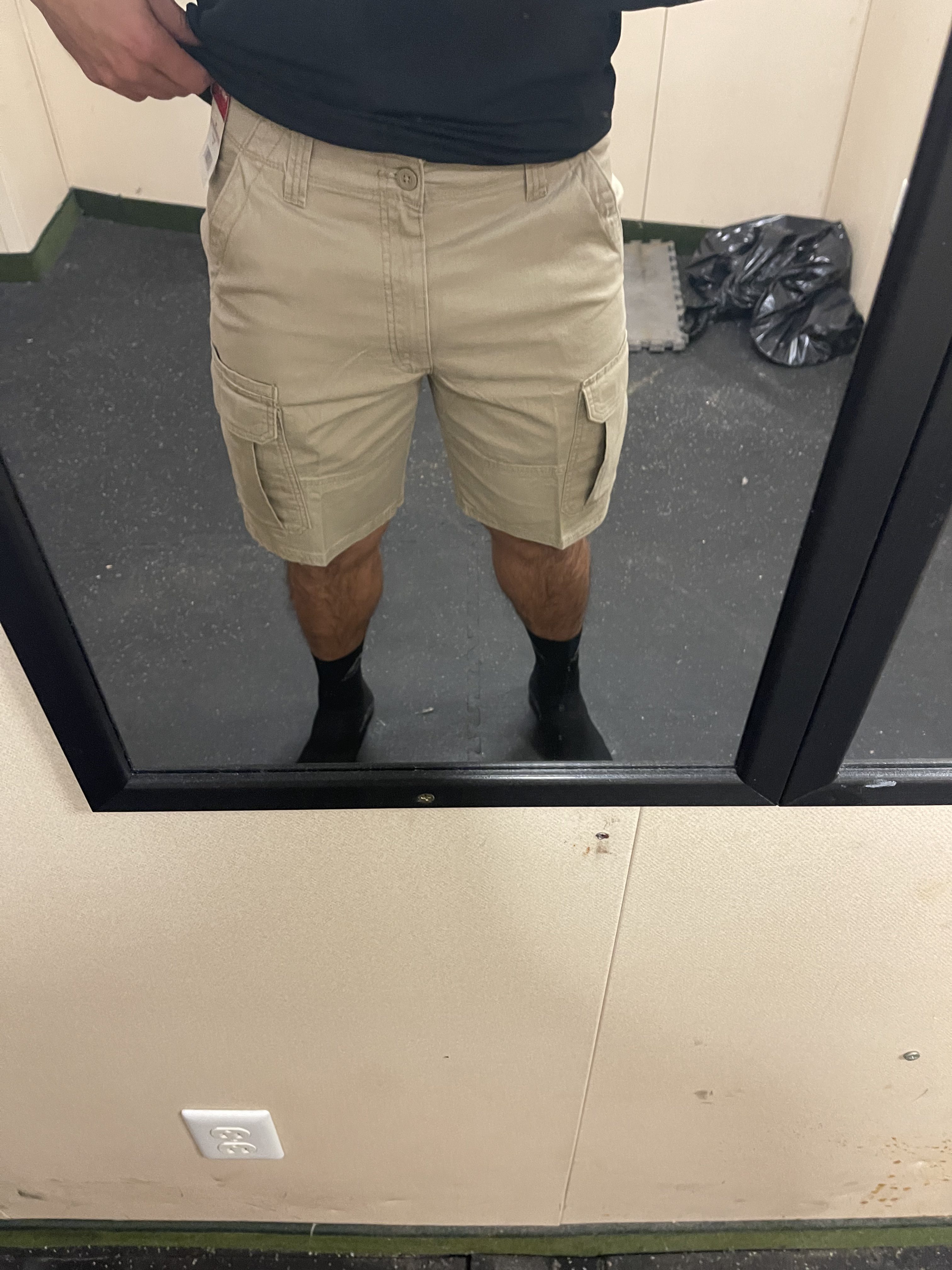 Men's Classic Cargo Stretch Short customer photo 2