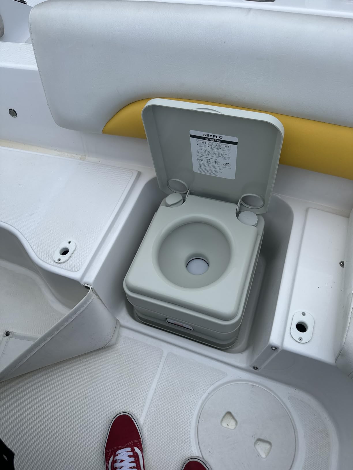 SEAFLO Premium Camping Portable Toilet - 5.8 Gallon Waste 3.43 Gall Fresh Tank (100 Flushes), 440 lbs Max Weight customer photo 2