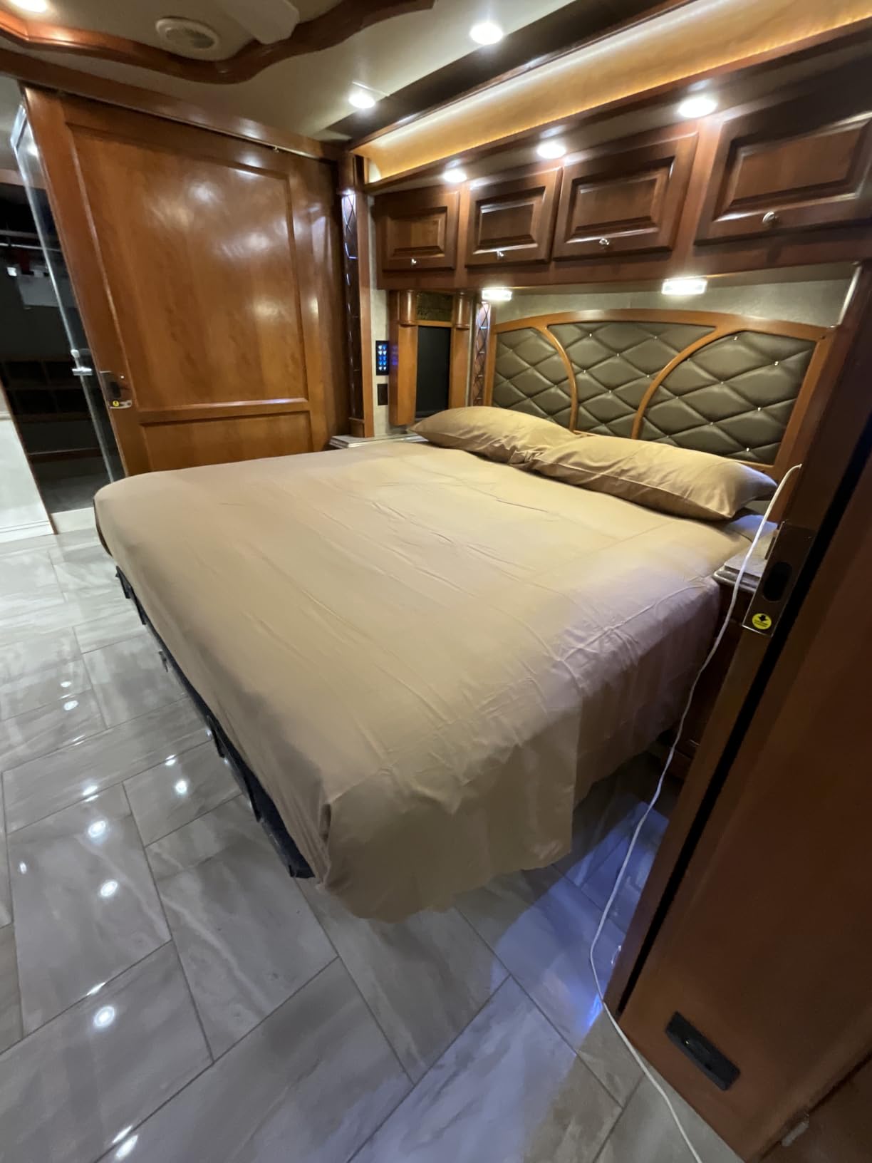 Cottingon RV King Sheets 72 x 80, Luxury Soft 100% Egyptian Cotton, 4 Pcs Camper Bedding Set to Fit Upto 15