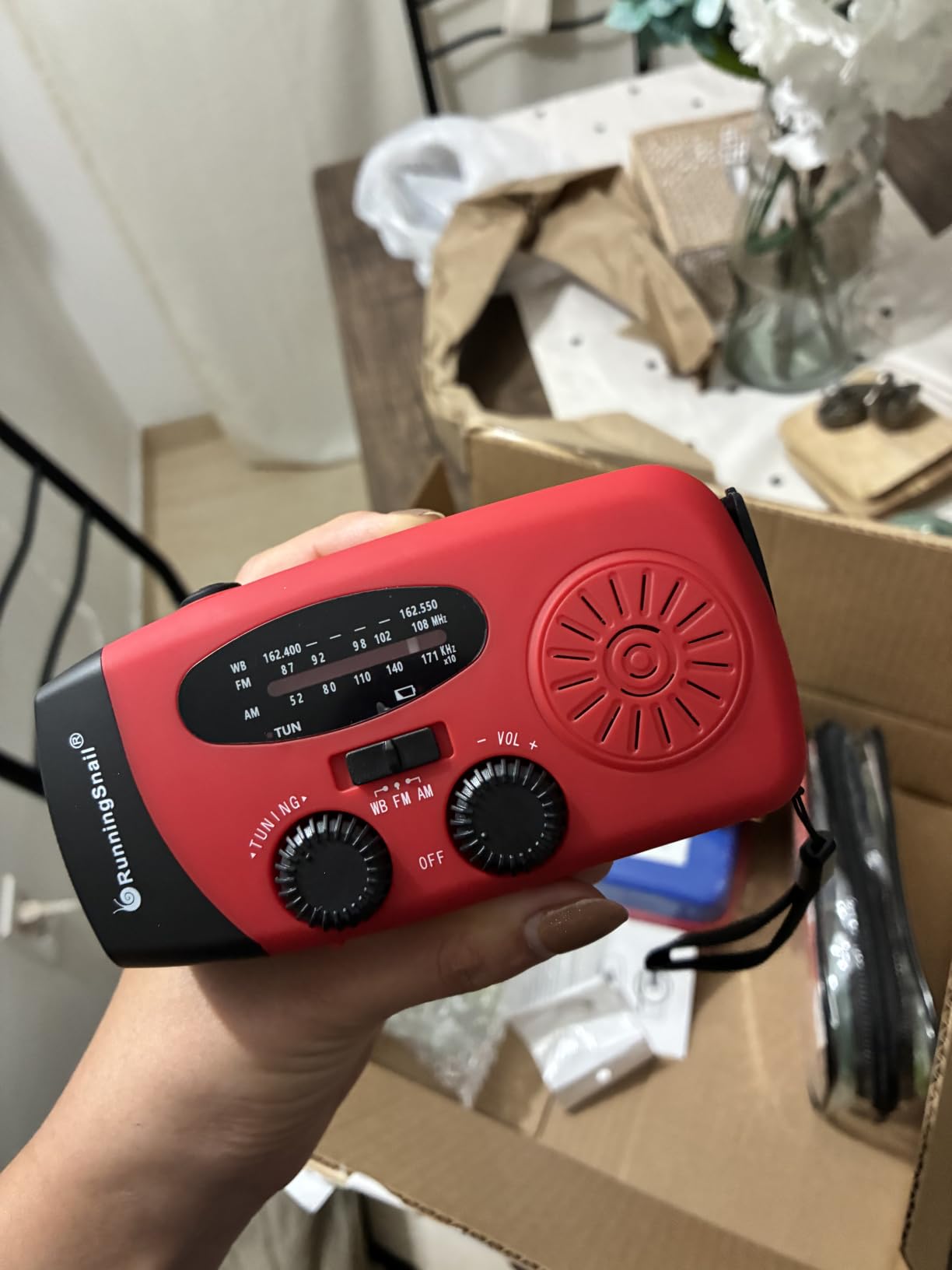 RunningSnail Emergency Crank Radio with 1W 3 Mode Flashlight & Reading Lamp | AM FM NOAA Weather Radio, Solar Power, Hand Crank, 4000mAh Phone Charger, SOS customer photo 1