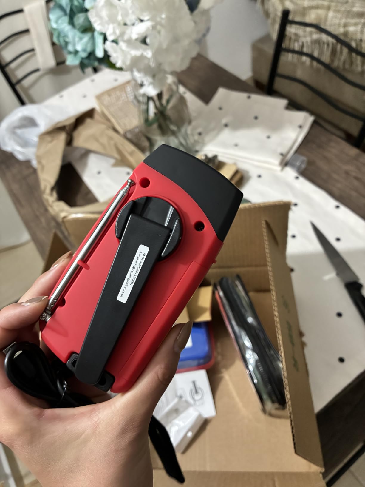 RunningSnail Emergency Crank Radio with 1W 3 Mode Flashlight & Reading Lamp | AM FM NOAA Weather Radio, Solar Power, Hand Crank, 4000mAh Phone Charger, SOS customer photo 2