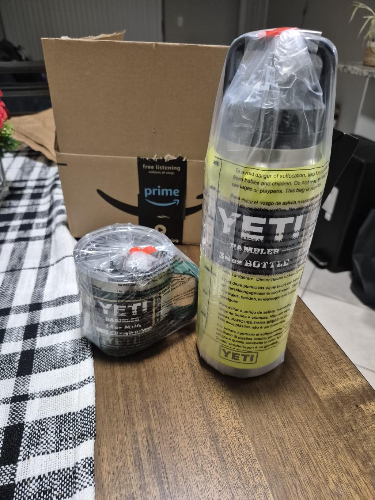 Yeti Rambler 36 oz Bottle, Vacuum Insulated, Leakproof, Stainless Steel with Chug Cap - Premium Insulated Water Bottle for Hiking, Camping, and Outdoor Use customer photo 1