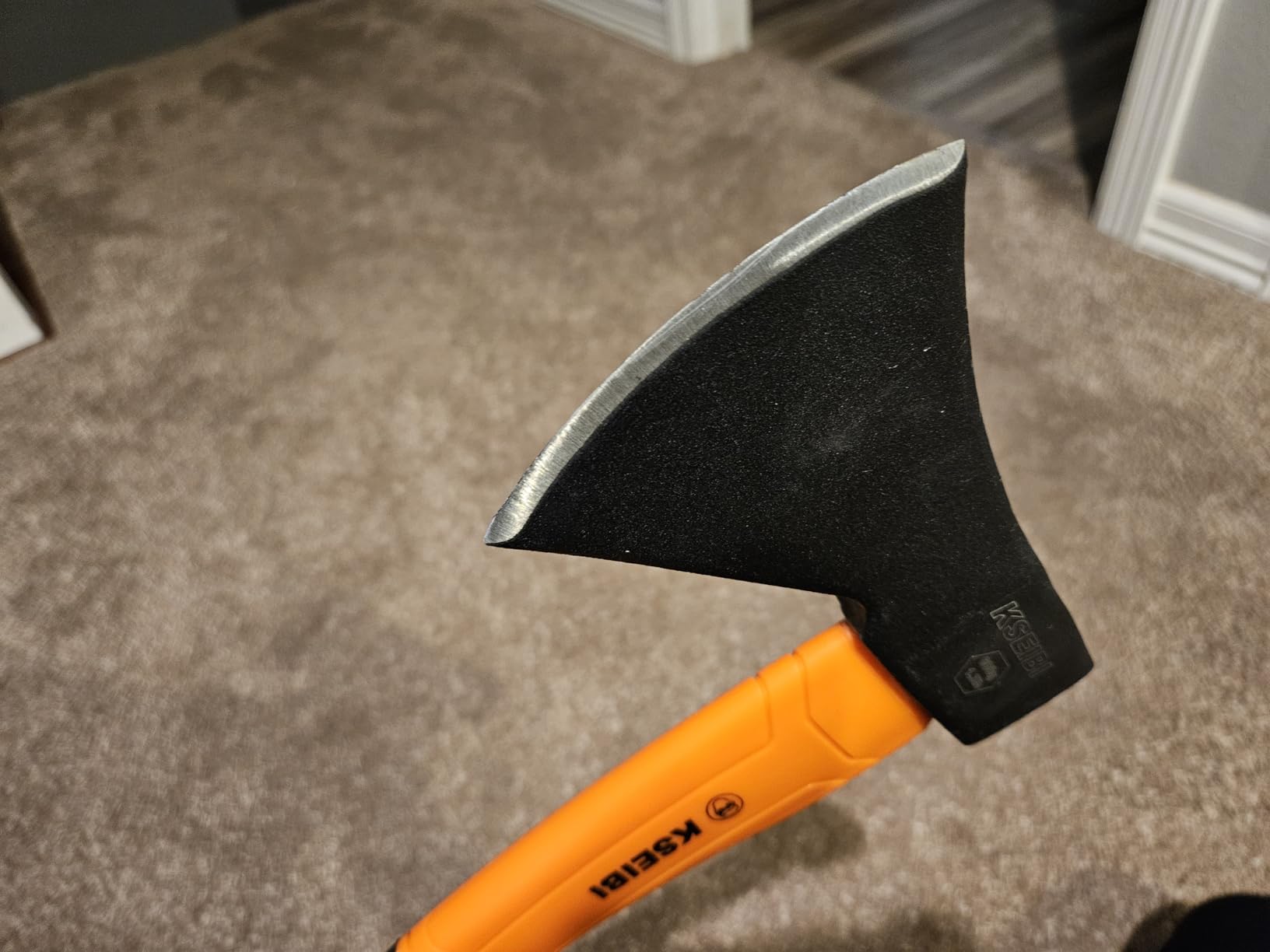 KSEIBI Wood Axe, Small Outdoor Camp Hatchet for Splitting and Kindling Wood, Forged Steel Blade with Anti-Slip and Shock Reduction Handle customer photo 2