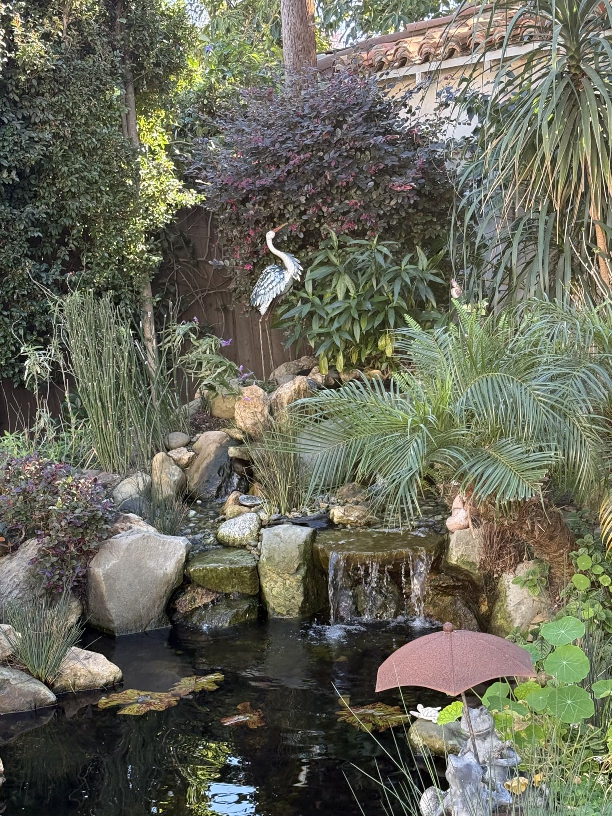 TERESA'S COLLECTIONS Garden Decor Blue Heron Sculptures & Statues Decor, 33.8 Inch Coastal Metal Cranes Decoy for Outdoor Outside Yard Art Patio Pond Pool Lawn Decorations, Housewarming Gift customer photo 2