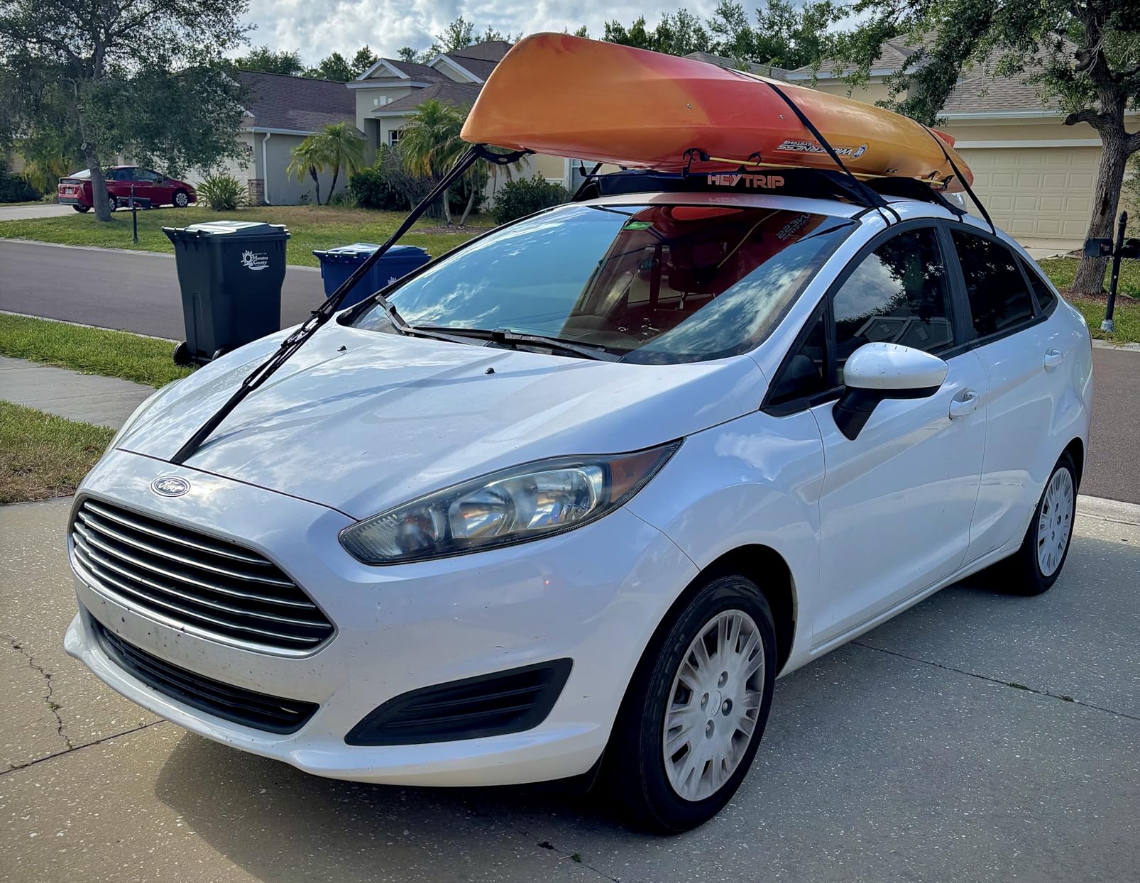 HEYTRIP Universal Soft Roof Rack Pads for Kayak/Surfboard/SUP/Canoe with 15FT Tie-Down Straps and Storage Bag customer photo 2