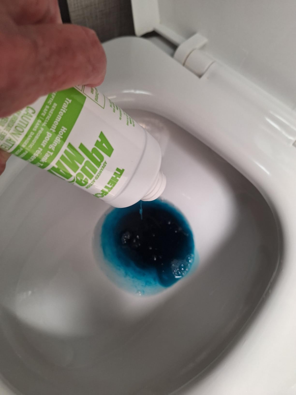 Thetford AquaMAX Summer Cypress Scent RV Holding Tank Treatment, Formaldehyde Free, Waste Digester, Septic Tank Safe, 6 Pack 8oz Bottles (96689) customer photo 2