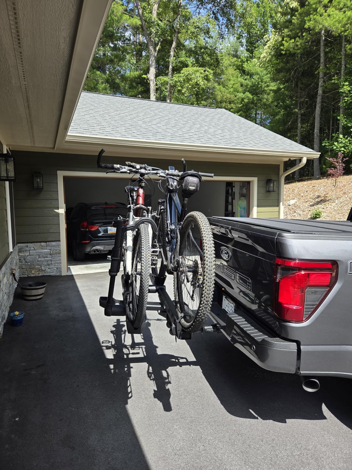 Thule T2 Pro XT/XTR Hitch Bike Rack customer photo 1