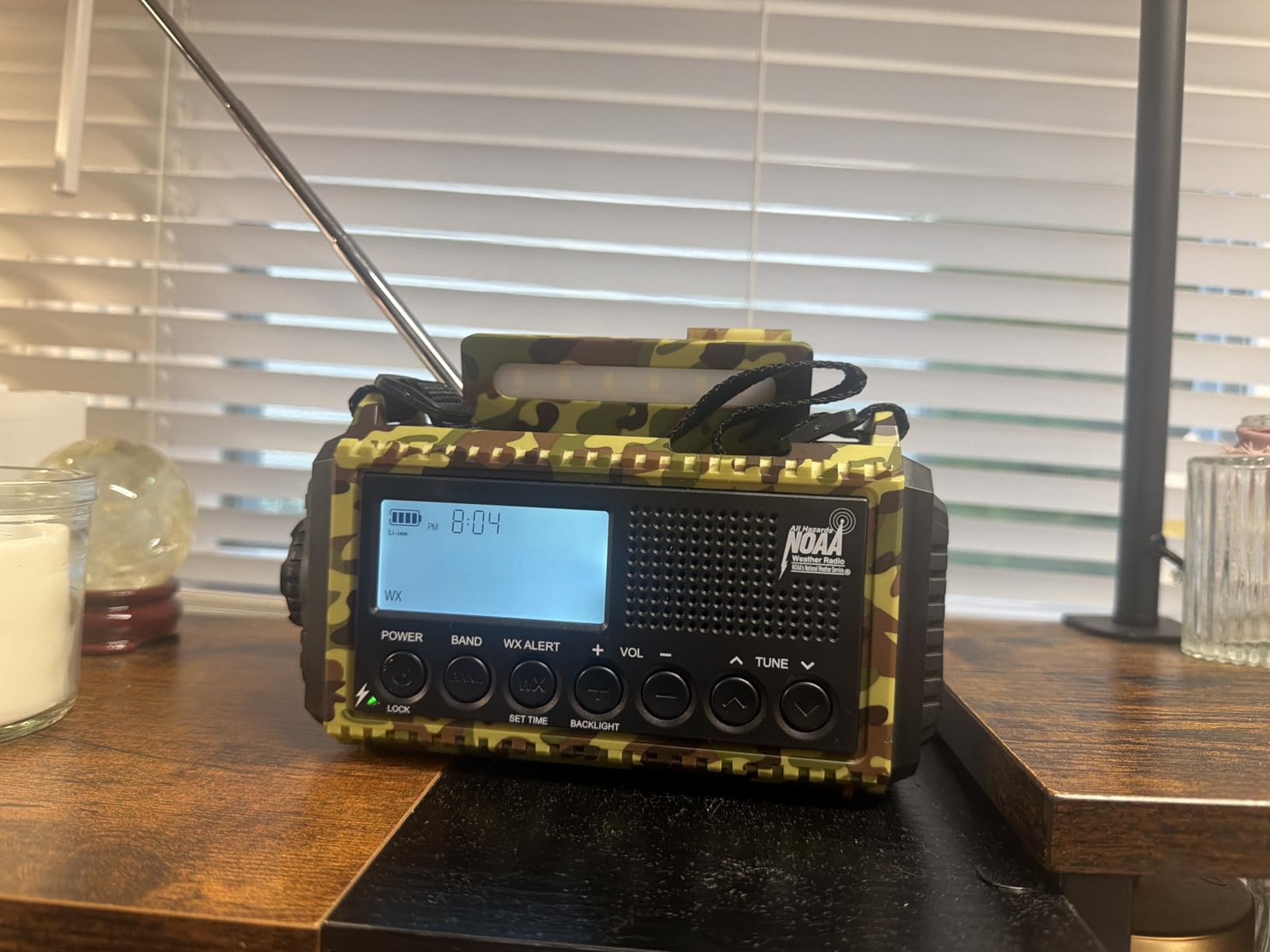 Eoxsmile NOAA Emergency Weather Radio Portable AM FM SW Digital Tuning | 5000mAh Solar Hand Crank Emergency Radio customer photo 1