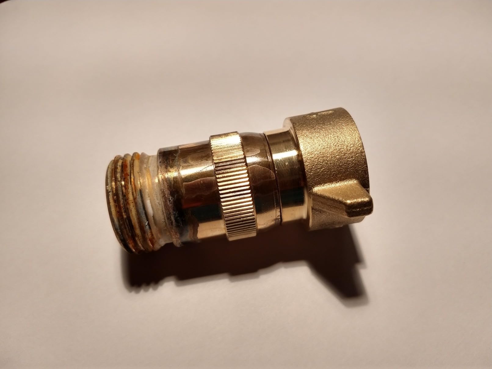 Hourleey Brass RV Water Pressure Regulator, Water Regulator for RV Camper with Filter Screen, Protector for Campers, Travel Trailers, RV Plumbing System, 40-50 PSI customer photo 2
