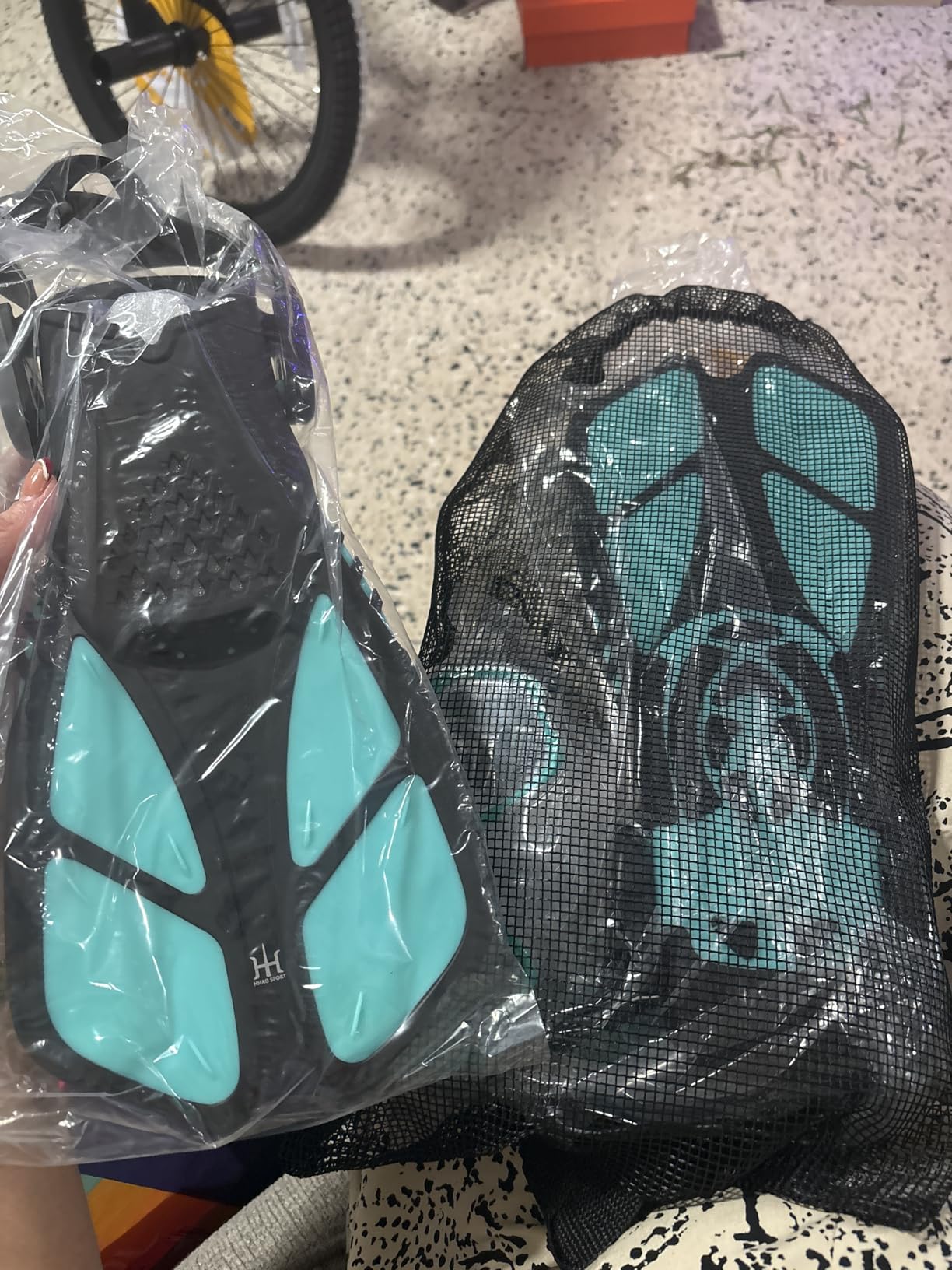 Kids Mask Fins Snorkel Set Snorkeling Packages, with Diving Mask, Snorkel, Adjustable Swim Fins, Mesh Bag, Anti-Fog Anti-Leak Snorkeling Gear for Kids for Snorkeling Swimming Diving customer photo 1