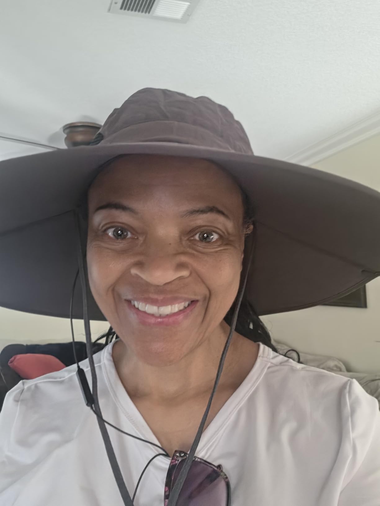 Leotruny Women Super Wide Brim Sun Hat UPF50+ Waterproof Bucket Hat | for Fishing, Hiking, Camping customer photo 2